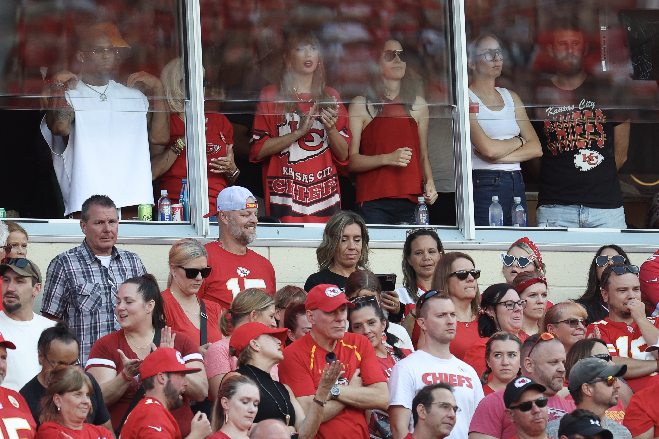 Taylor Swift watches an NFL game between the Cincinnati Bengals and Kansas City Chiefs on September 15, 2024 | Source: Getty Images