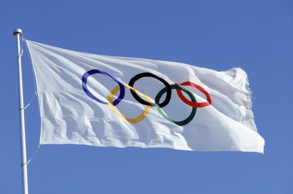 Une vue générale du drapeau olympique officiel prise lors des Jeux olympiques de 1988 à Séoul, en Corée. | Photo : Getty Images