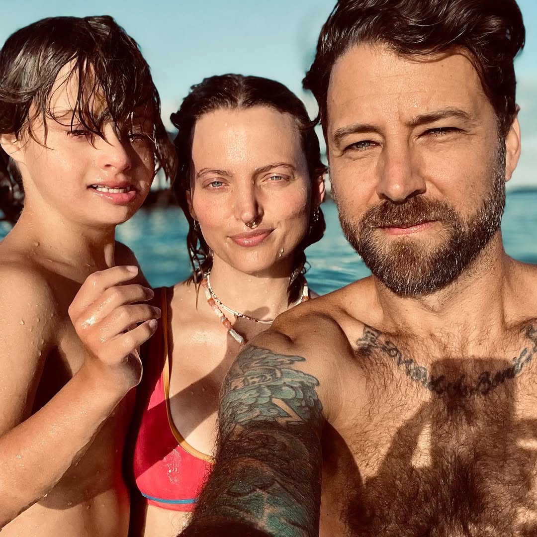 Amanda Booth with her son and husband from a post dated July 8, 2023. | Source: Instagram/amanda_booth