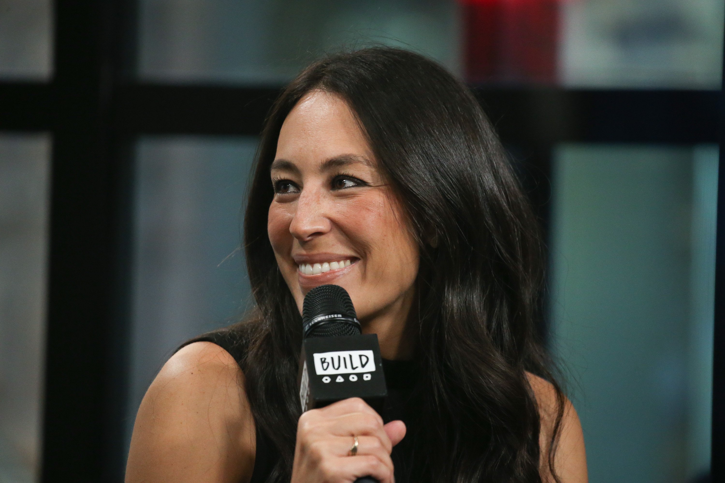 Joanna Gaines discusses new book, "Capital Gaines: Smart Things I Learned Doing Stupid Stuff" at Build Studio on October 18, 2017 | Photo: GettyImages