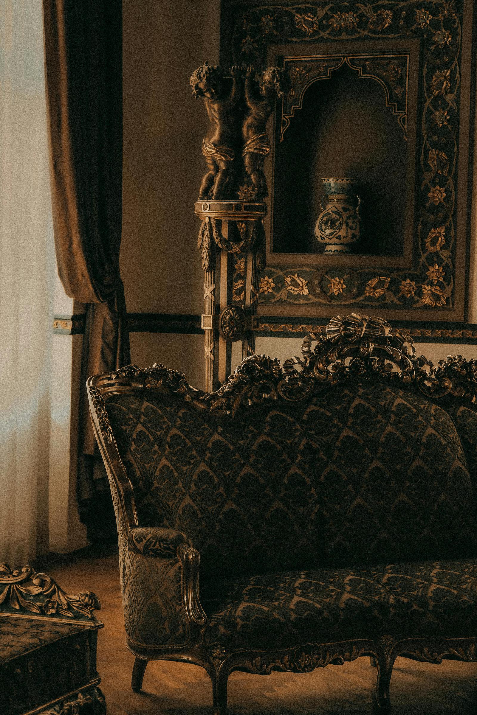 Vintage sofa | Source: Pexels