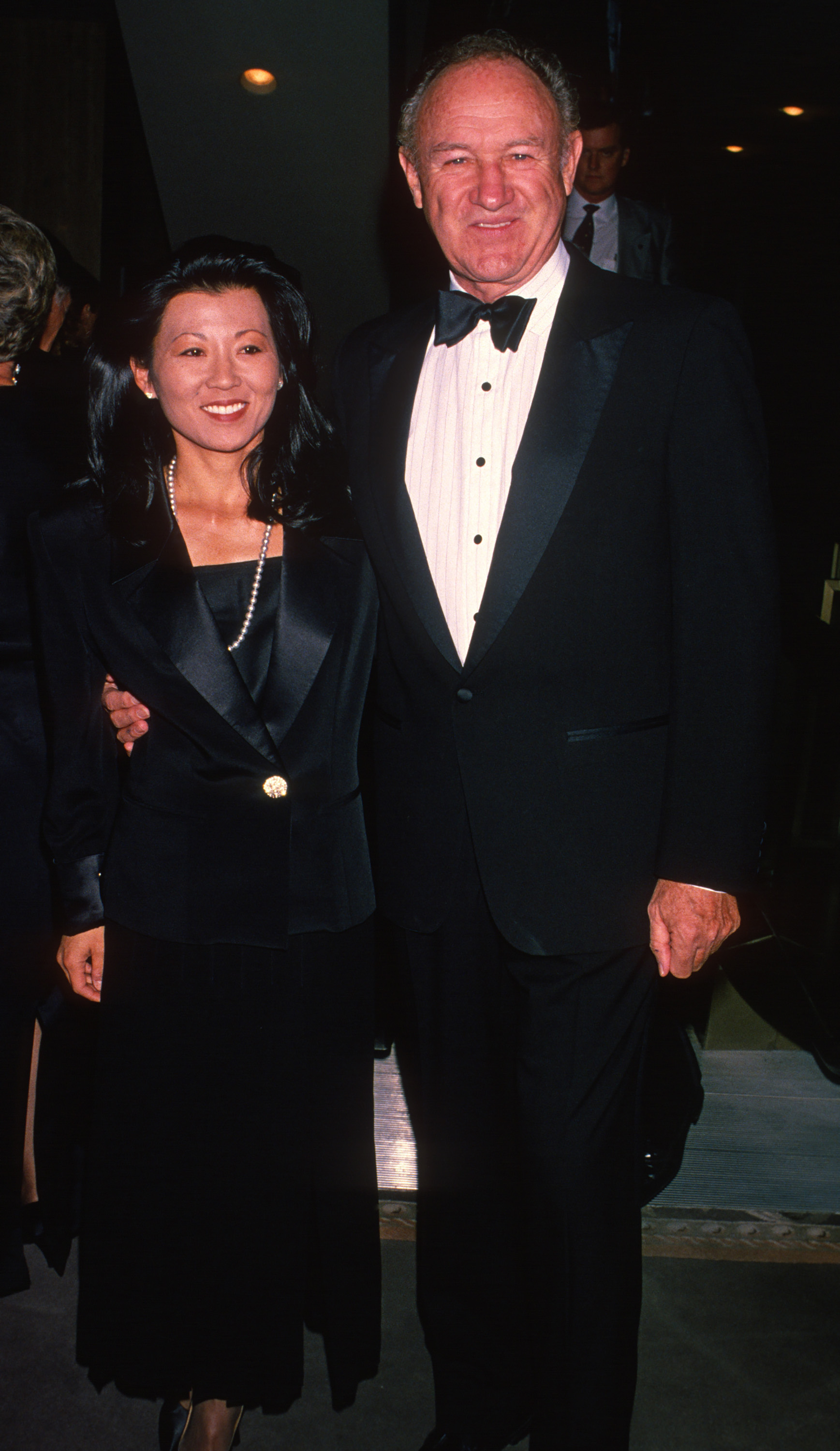 Betsy Arakawa and actor Gene Hackman, attend the Thalians Ball (in honor of Liza Minnelli) at the Century Plaza Hotel, Century City, California, on October 8, 1994 | Source: Getty Images