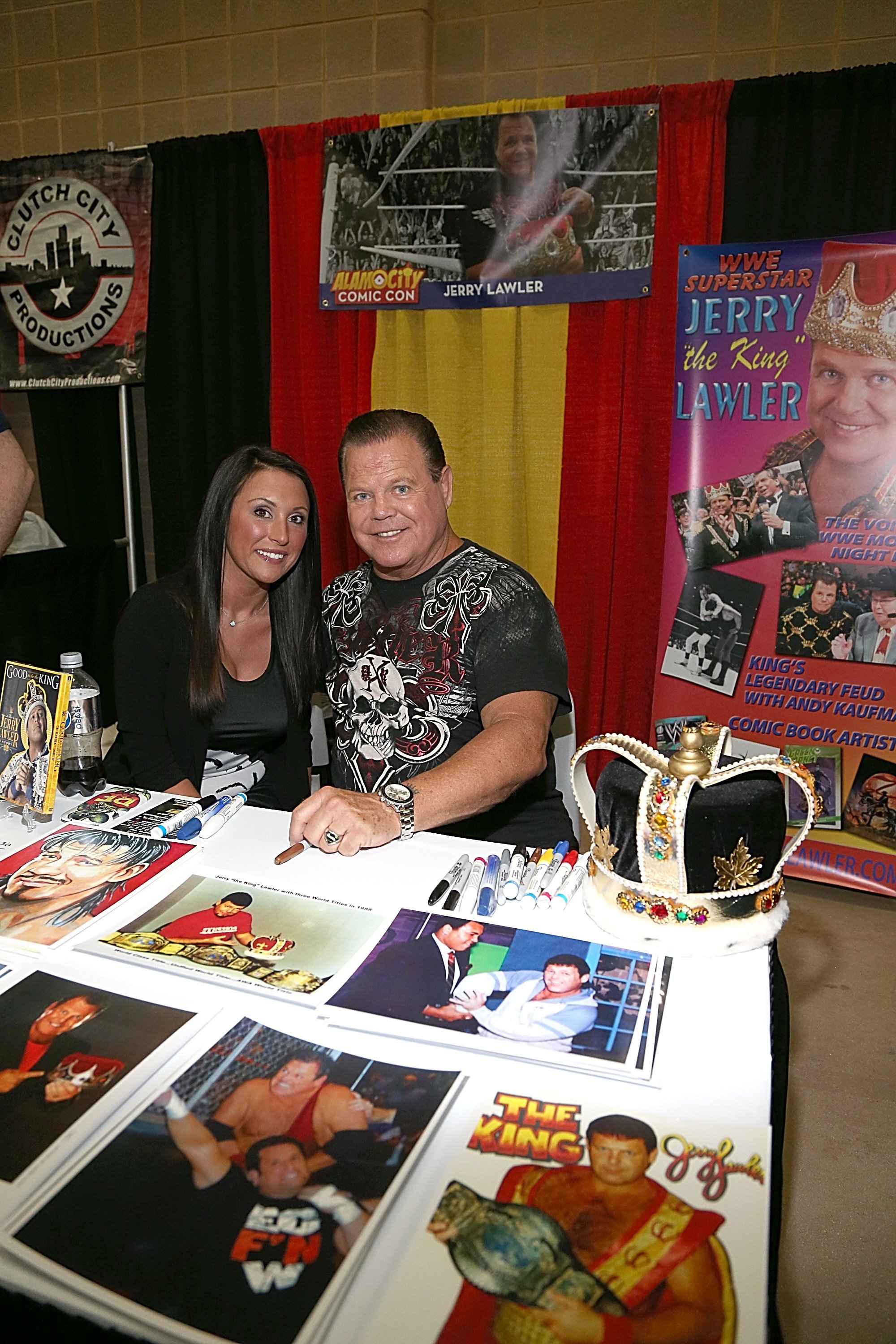 Jerry "The King" Lawler (R) and Lauryn McBride at Henry B. Gonzalez Convention Center on September 12, 2015, in San Antonio, Texas. | Source: Getty Images
