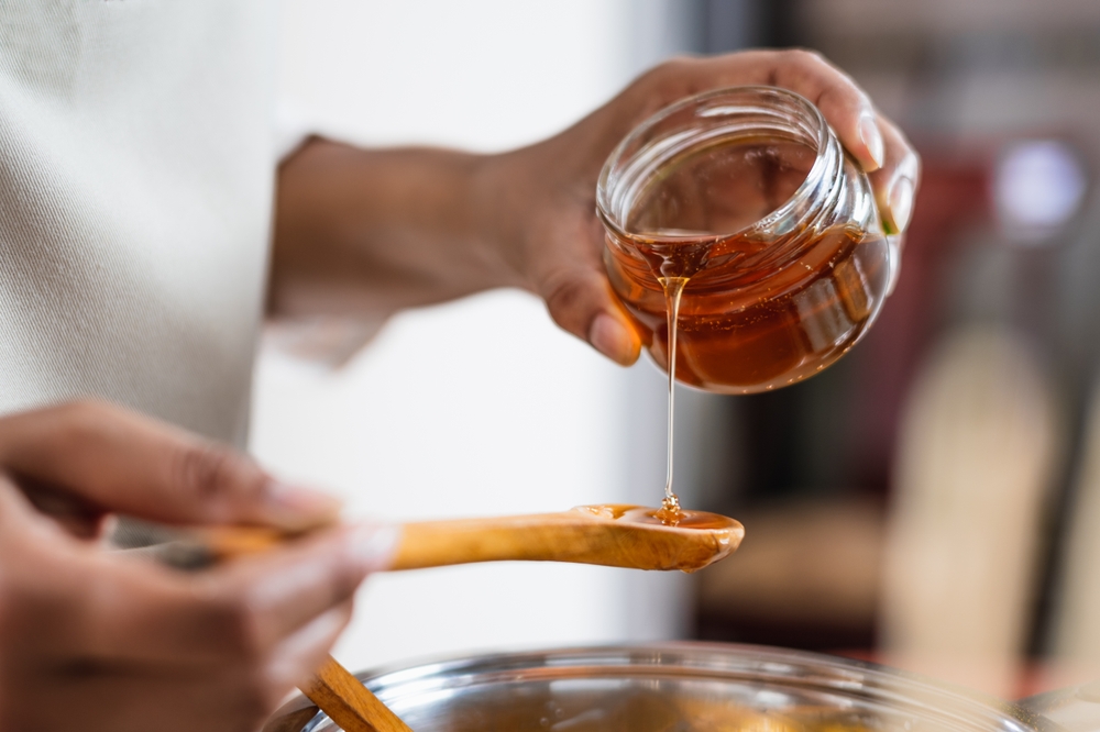 Jar of honey | Shutterstock