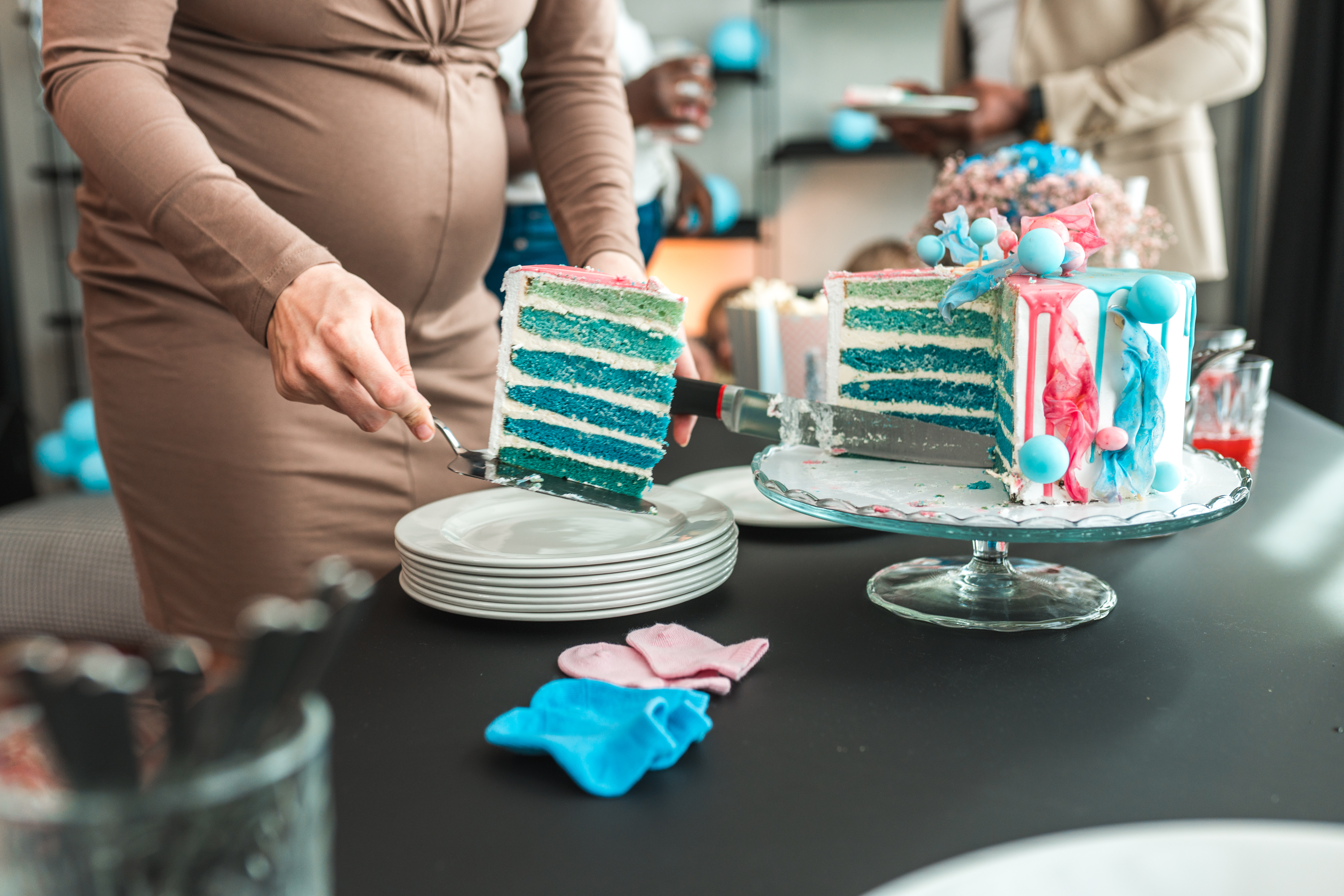 Blue surprise cake at a gender reveal party | Source: Getty Images