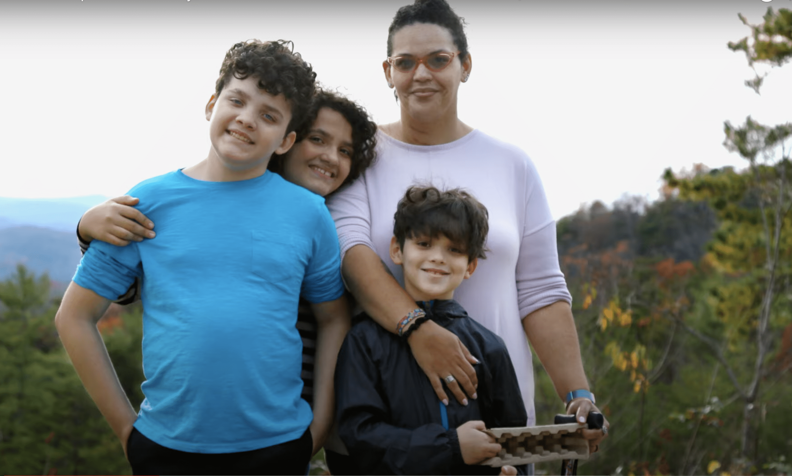 Alexandria Bolz and her kids. | Source: YouTube/WBIR Channel 10