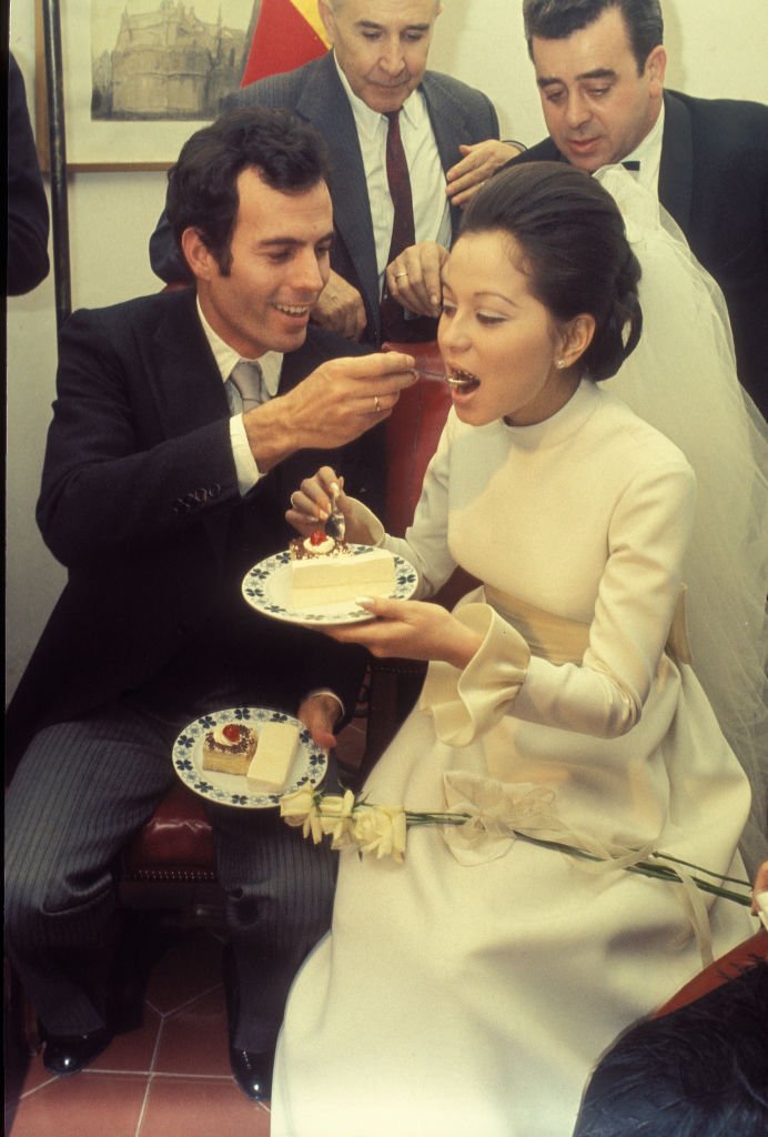 Boda del cantante Julio Iglesias con Isabel Preysler. | Foto: Getty Images Boda del cantante Julio Iglesias con Isabel Preysler. | Foto: Getty Images