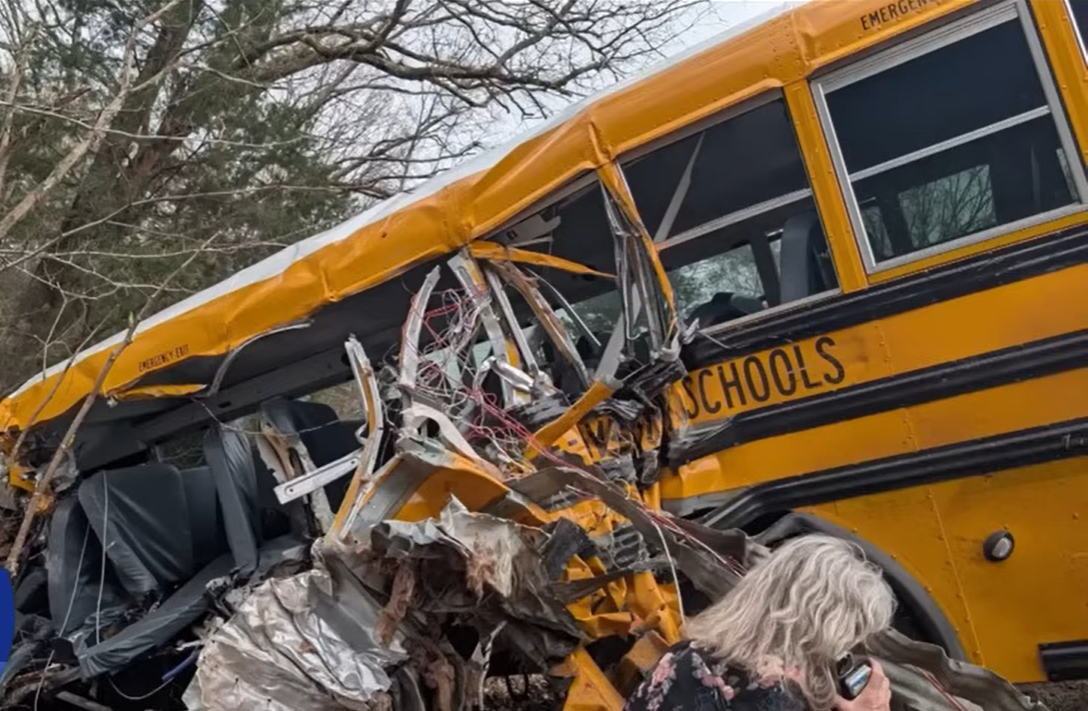 The Kenwood Middle Schools is seen seen after the crash, dated March 29, 2026 | Source: YouTube/@newschannel5