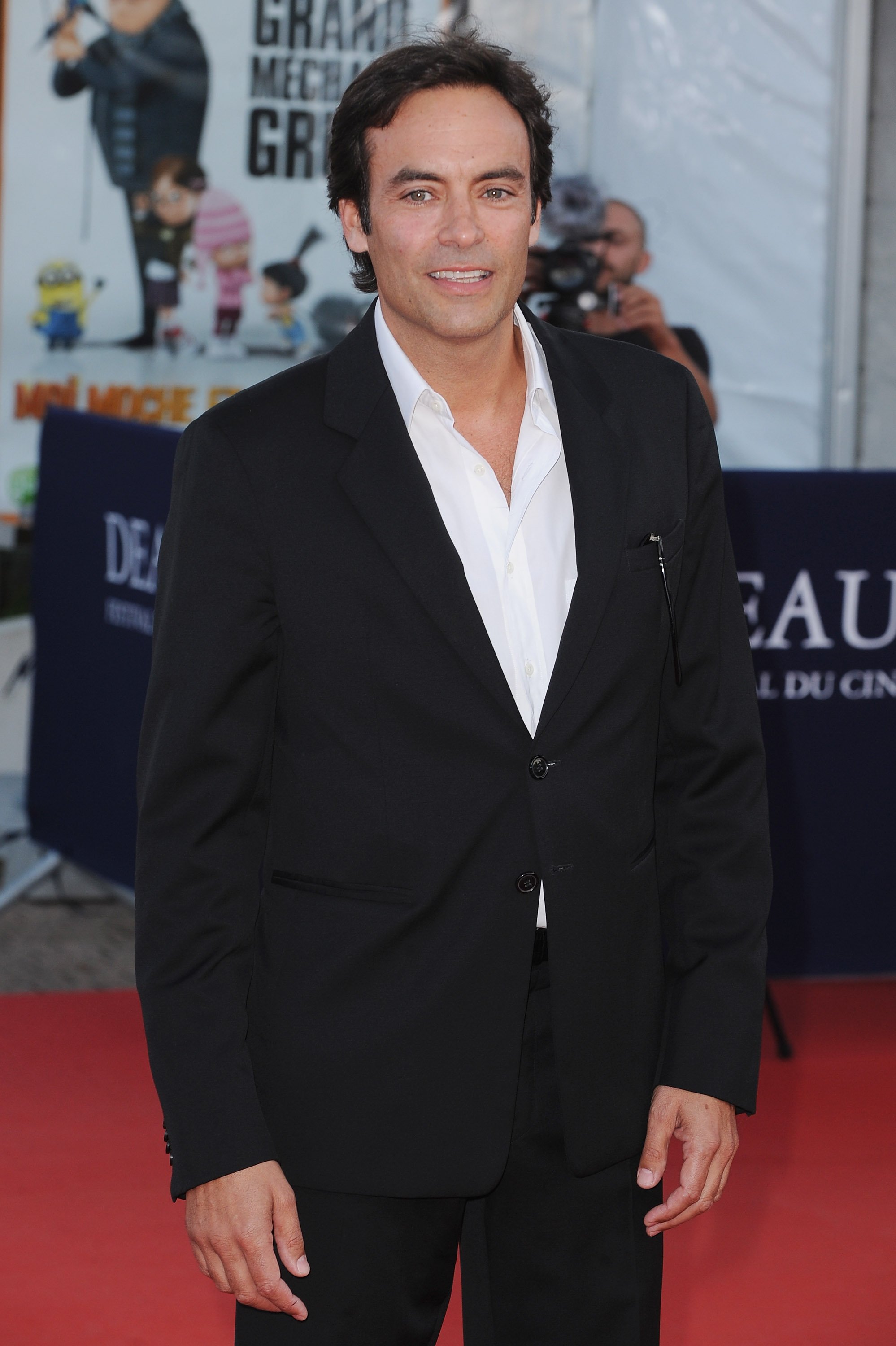 Anthony Delon assiste à la première du film "Fair Game" lors du 36ème Festival du Cinéma Américain de Deauville le 9 septembre 2010 à Deauville, France. | Photo : Getty Images