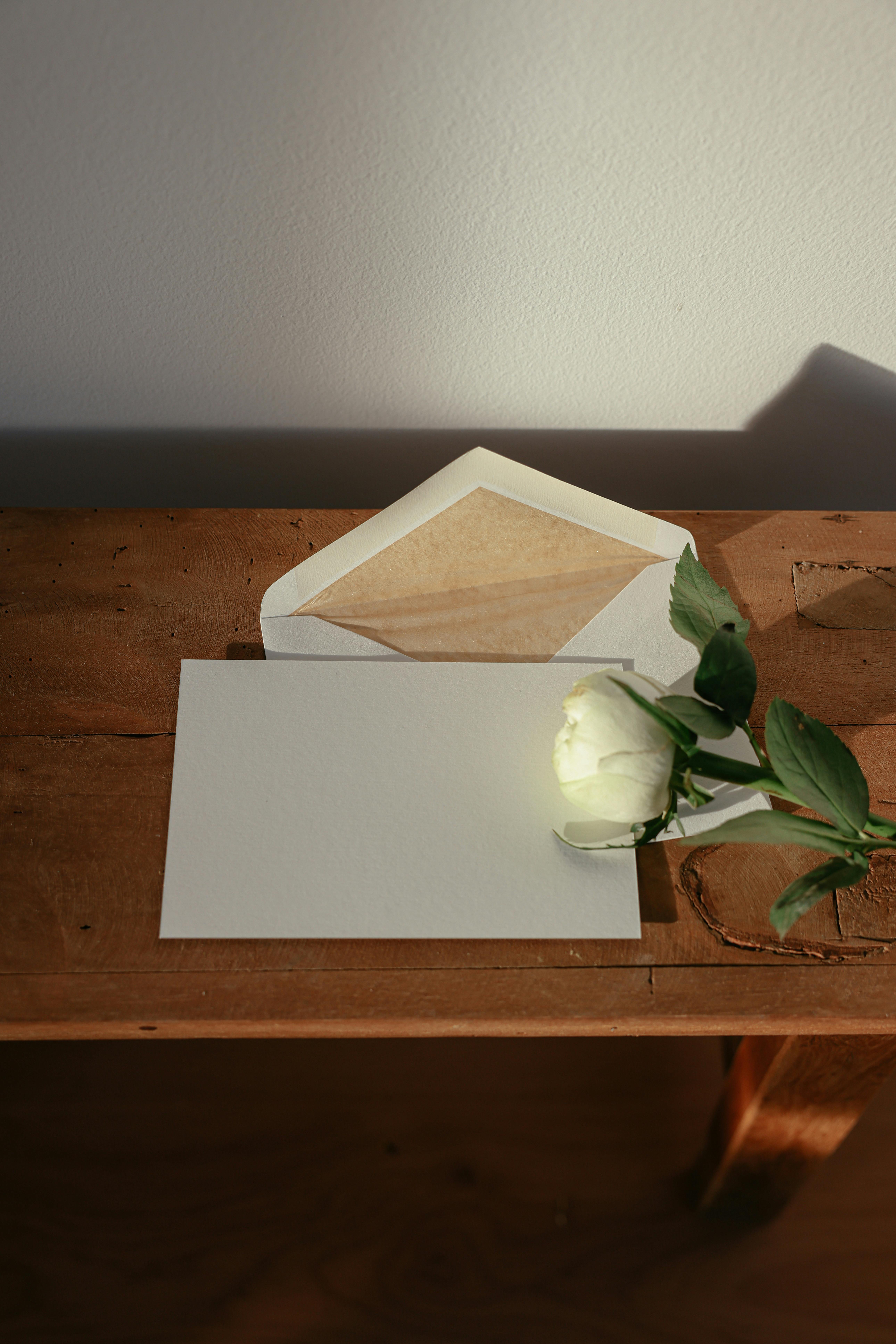 A white wedding envelope | Source: Pexels