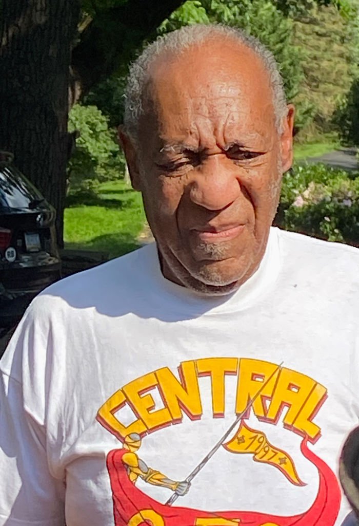 Bill Cosby speaks to reporters outside of his home on June 30, 2021, in Cheltenham | Photo: Getty Images