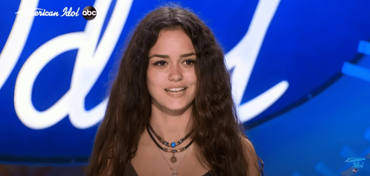 Casey Bishop pictured during her audition on "American Idol." 2021. | Photo:  youtube.com/American Idol