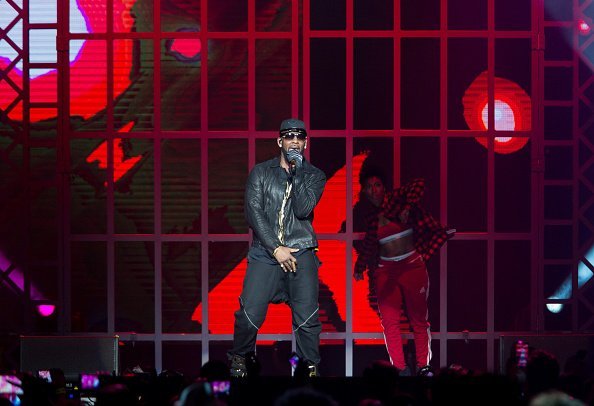  R. Kelly performing at Sprint Center in Kansas City, Missouri. | Photo: Getty Images.