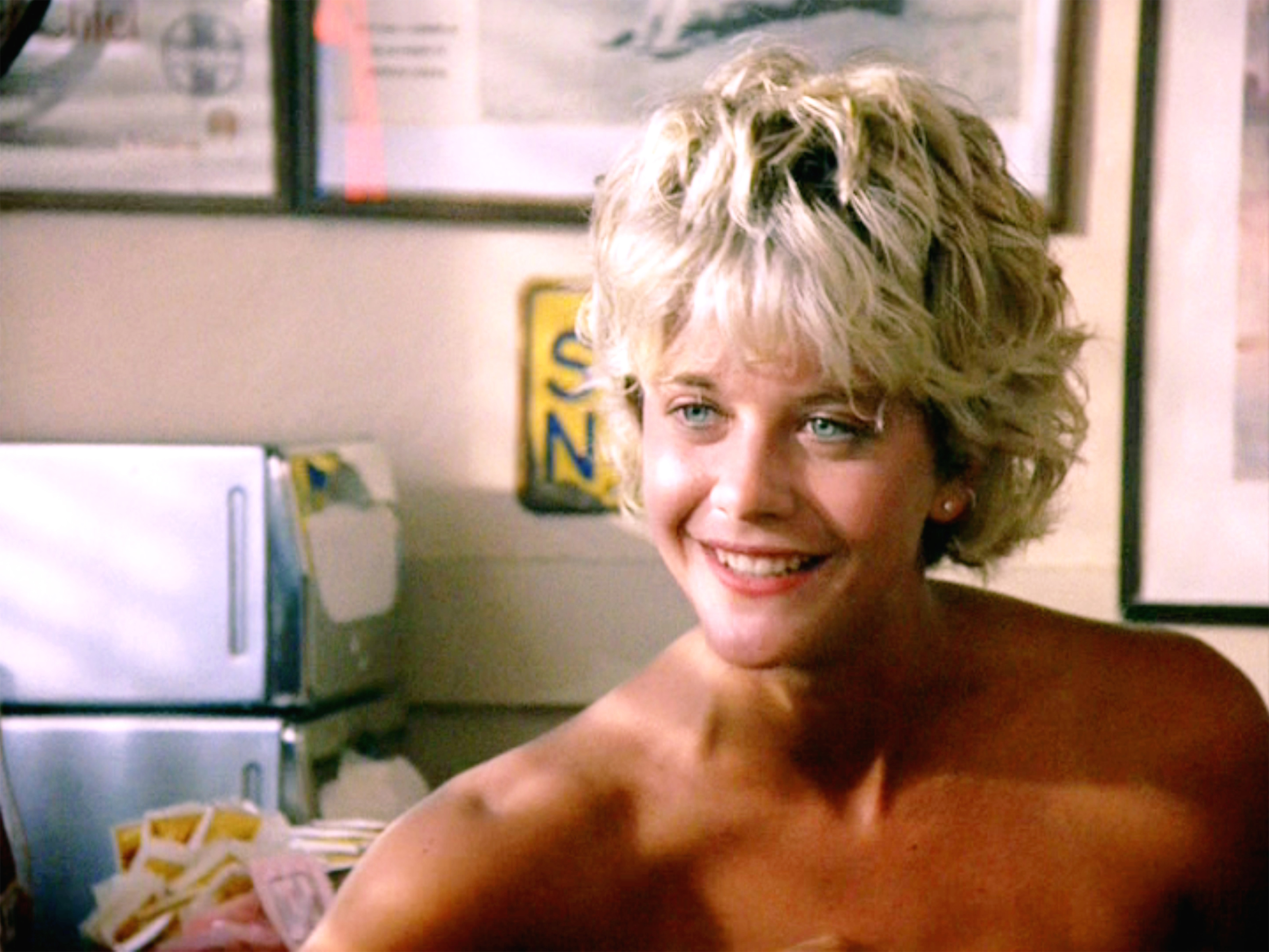 Meg Ryan on the set of "Top Gun," 1986 | Source: Getty Images