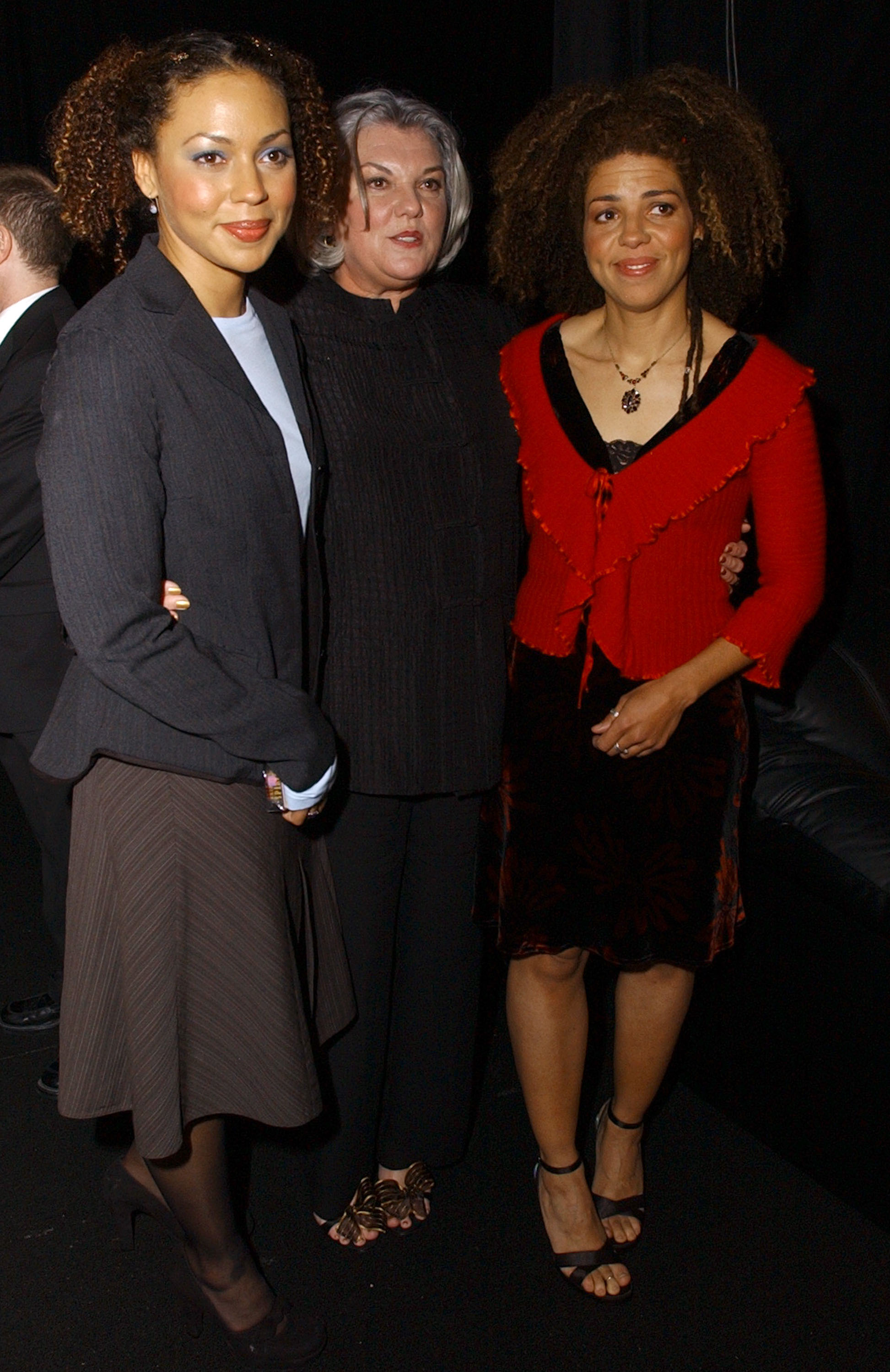 Tyne Daly with her daughters during the 10th Annual Screen Actors Guild Awards on February 22, 2004, in Los Angeles, California. | Source: Getty Images