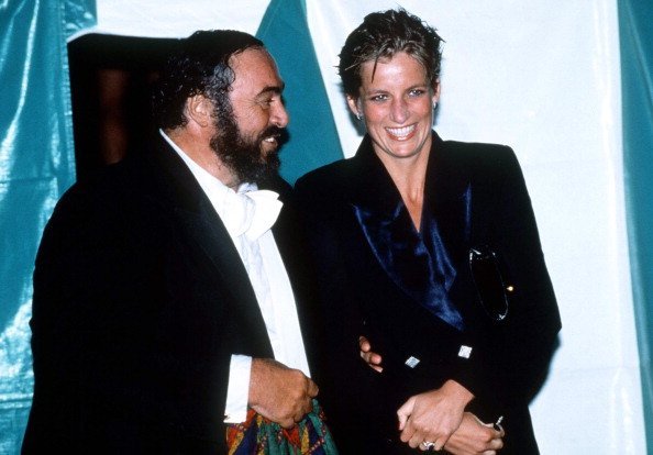 Luciano Pavarotti and Princess Diana at a concert in Hyde Park in 1991 in London, England | Photo: Getty Images