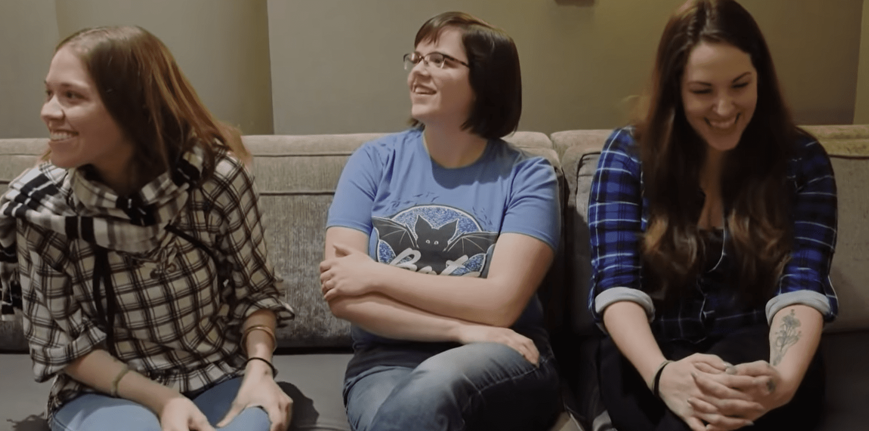 Melissa Daniels and her donor sisters meeting for the first time and waiting for their donor father. | Source: youtube.com/NBC News