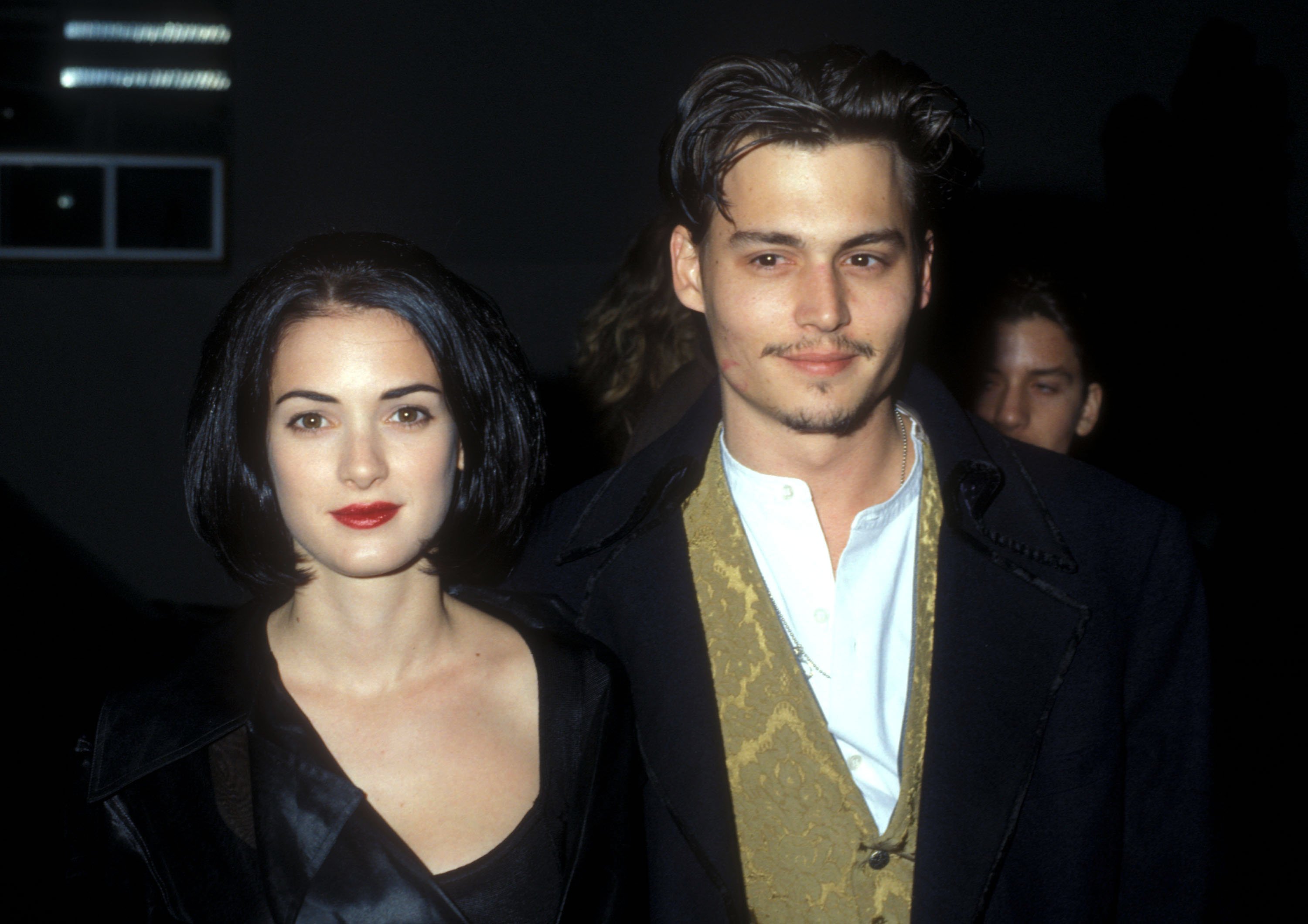 Johnny Depp and Winona Ryder at the premiere of "Edward Scissorhands" on December 6, 1990 | Source: Getty Images