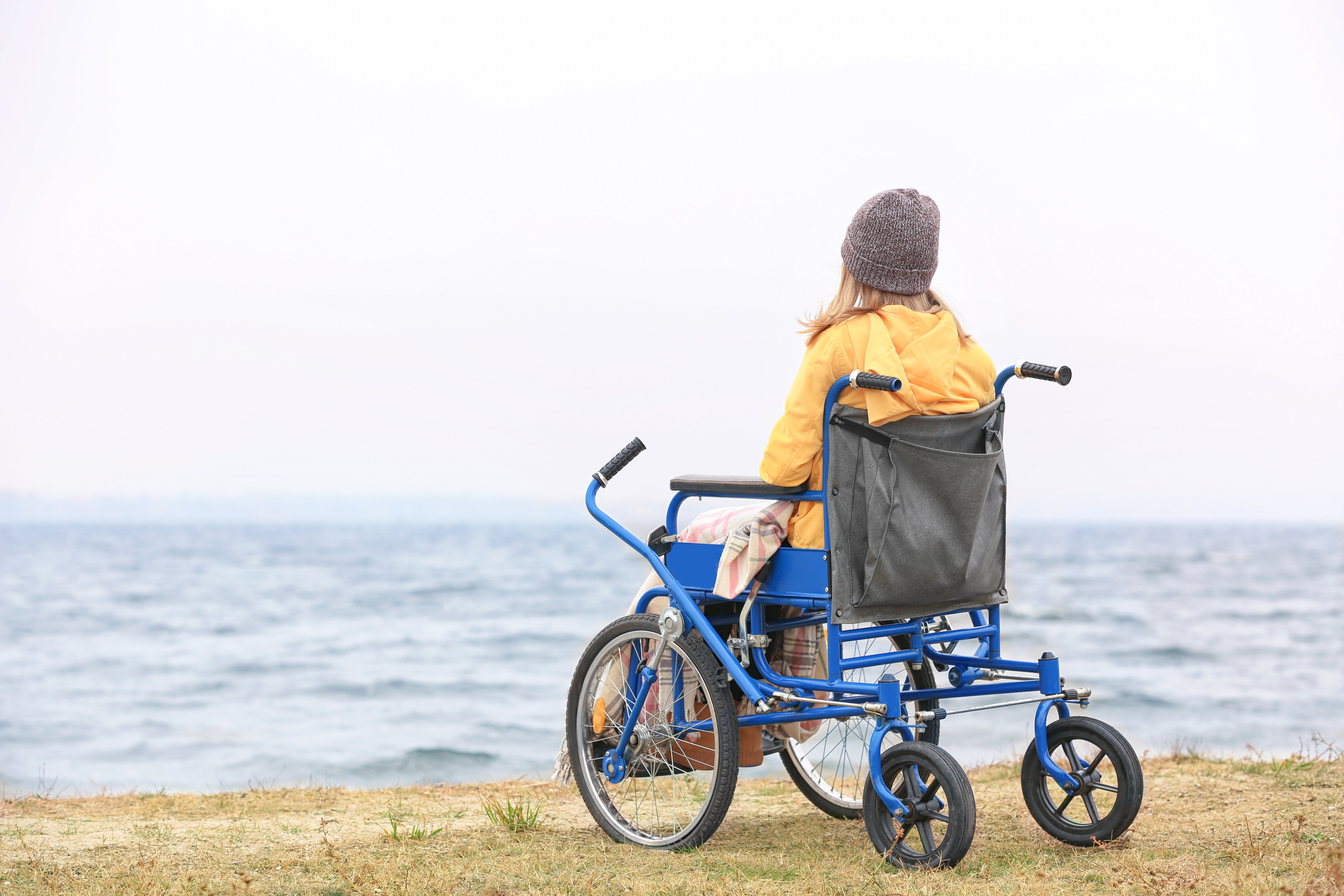 Une fille en fauteuil | Photo : Shutterstock