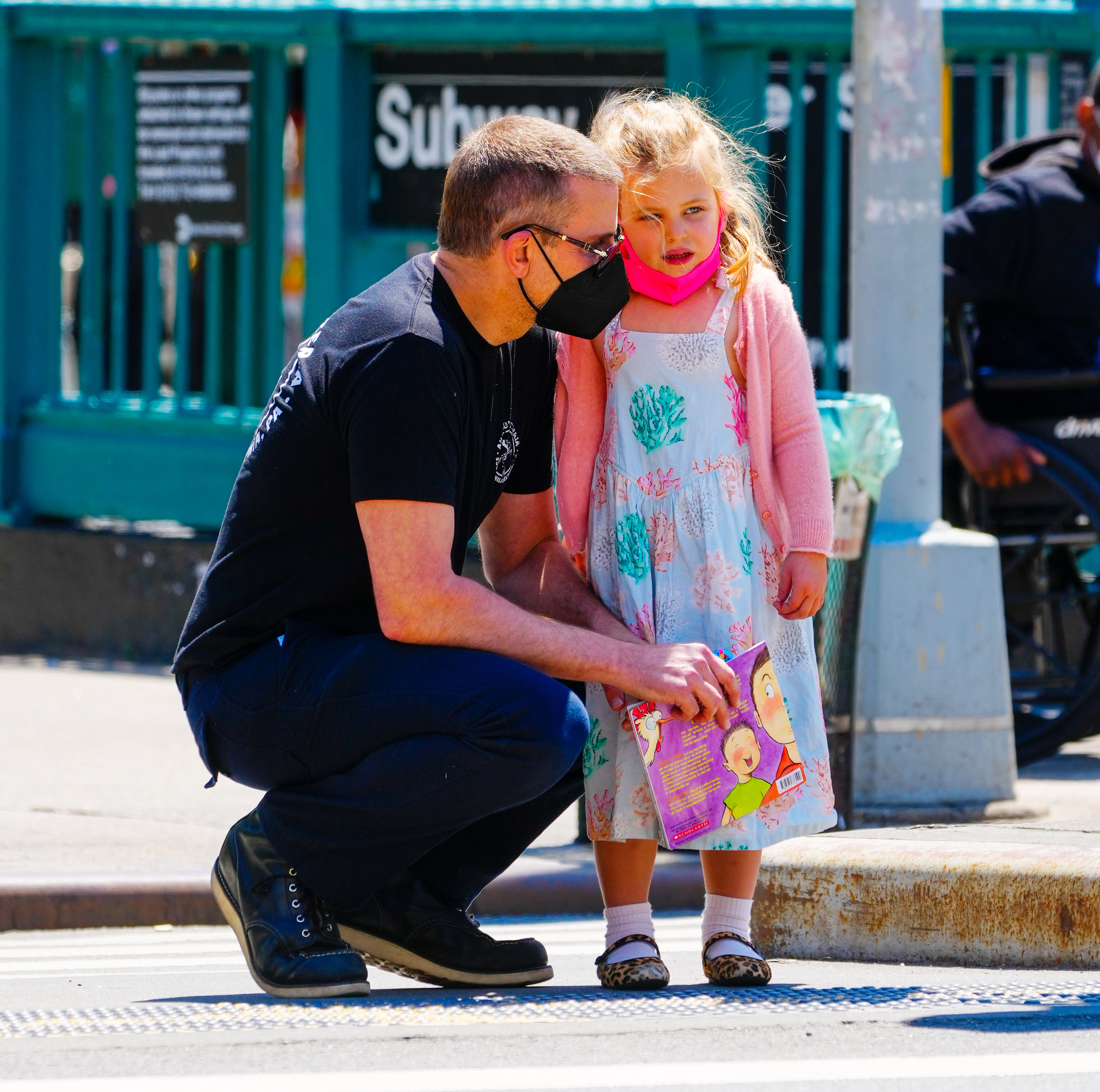 Bradley Cooper with daughter Lea on May 17, 2021 in New York City. | Source: Getty Images