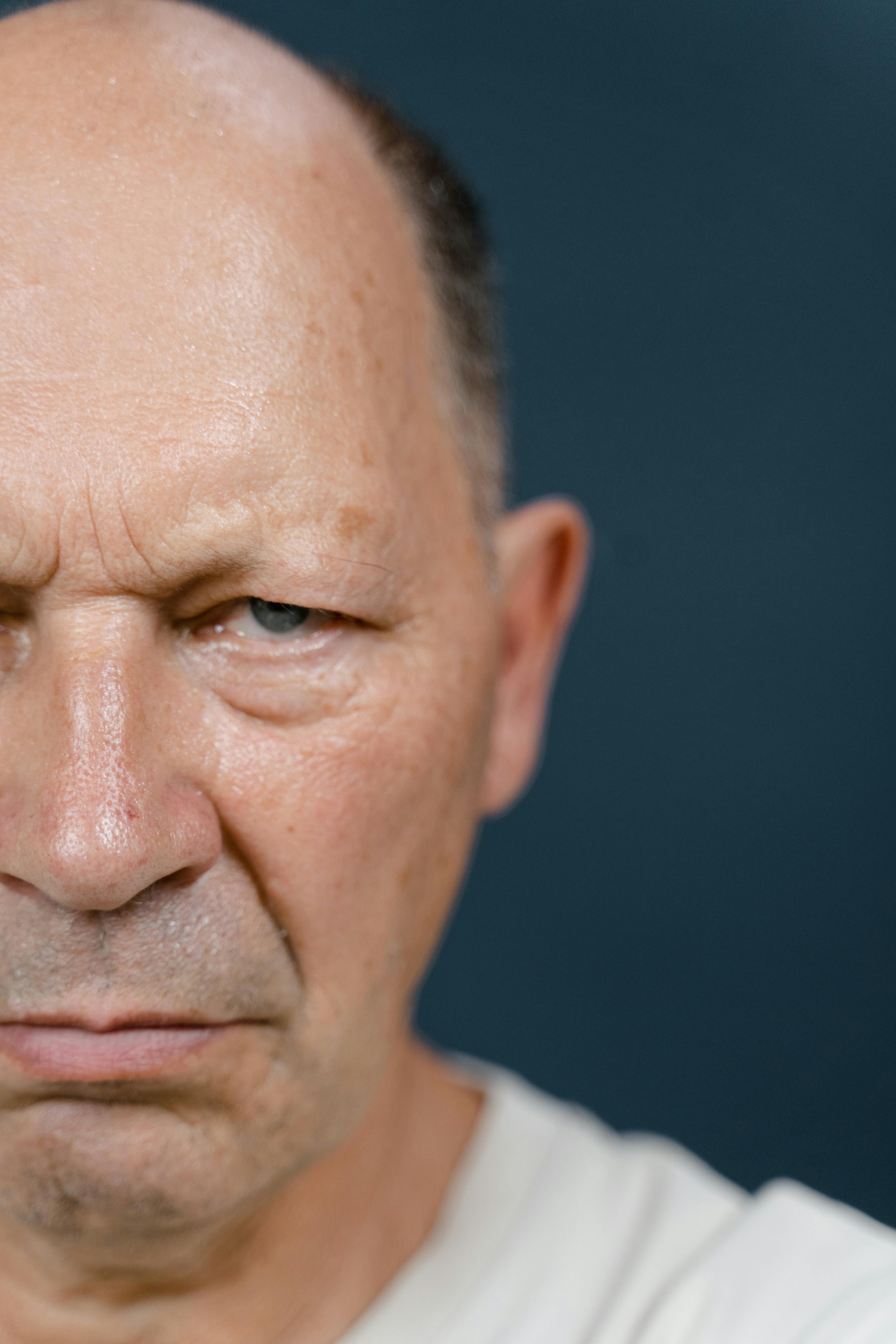 A close-up of an angry man's face | Source: Pexels