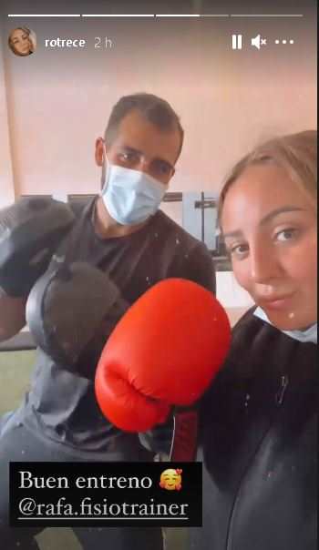 Captura de las historias de Rocío Flores en su entrenamiento de boxeo. | Foto: Captura de Instagram/rotrece