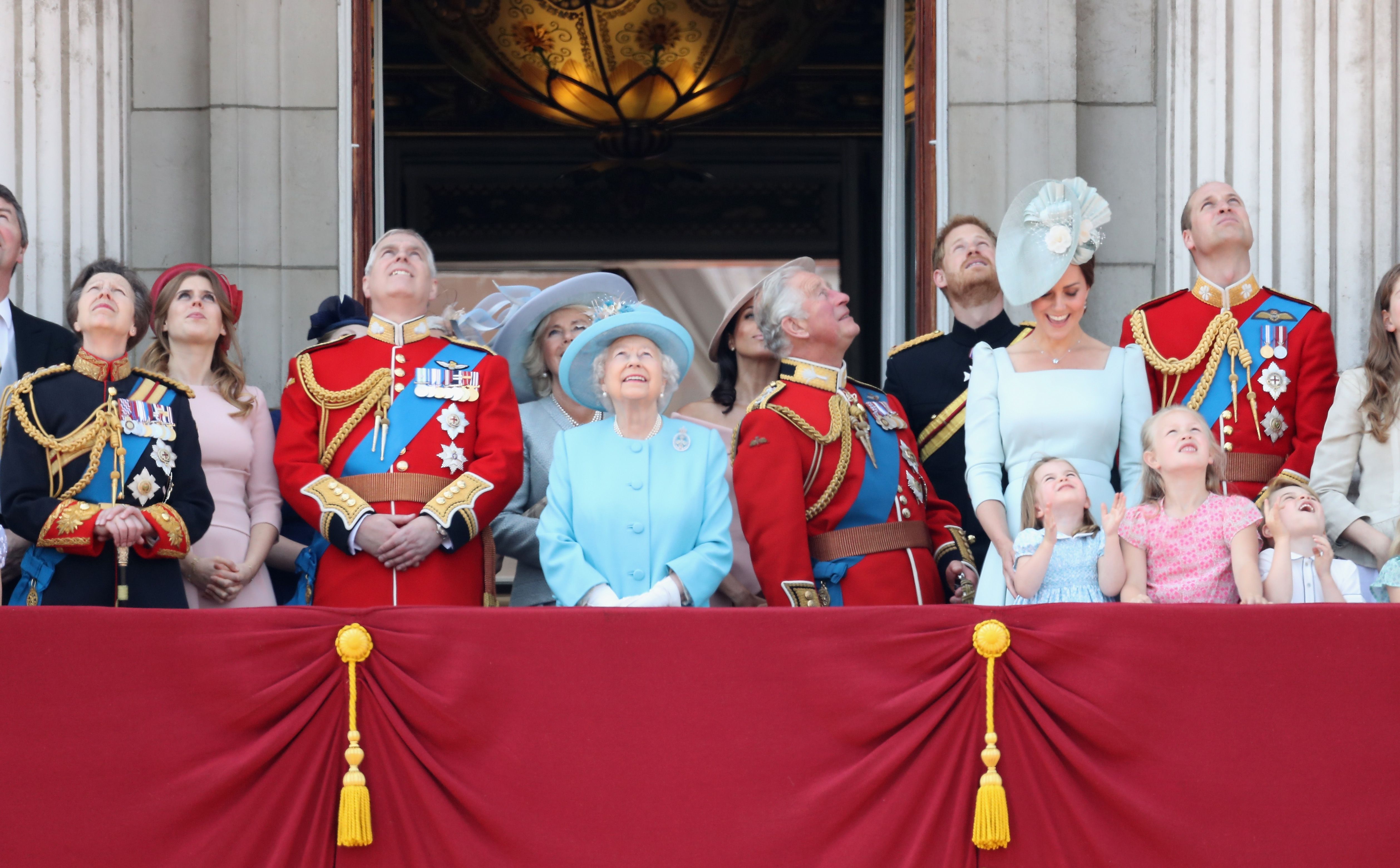 Various members of the royal family watch the flypast on the balcony of Buckingham Palace during Trooping The Colour on June 9, 2018 | Photo: Getty Images