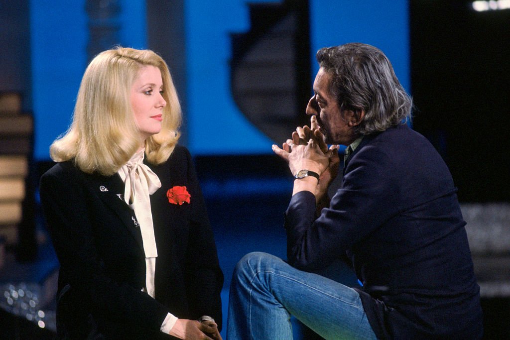 Serge Gainsbourg et Catherine Deneuve à Paris dans les années 80 | Photo : Getty Images