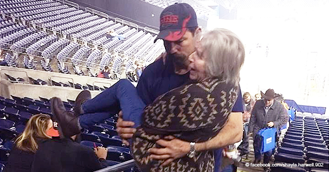 Man Becomes Internet Hero after Carrying Woman with Cancer up Stairs at a Country Music Concert 