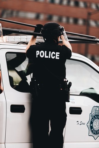 Un policier. | Photo : Unsplash