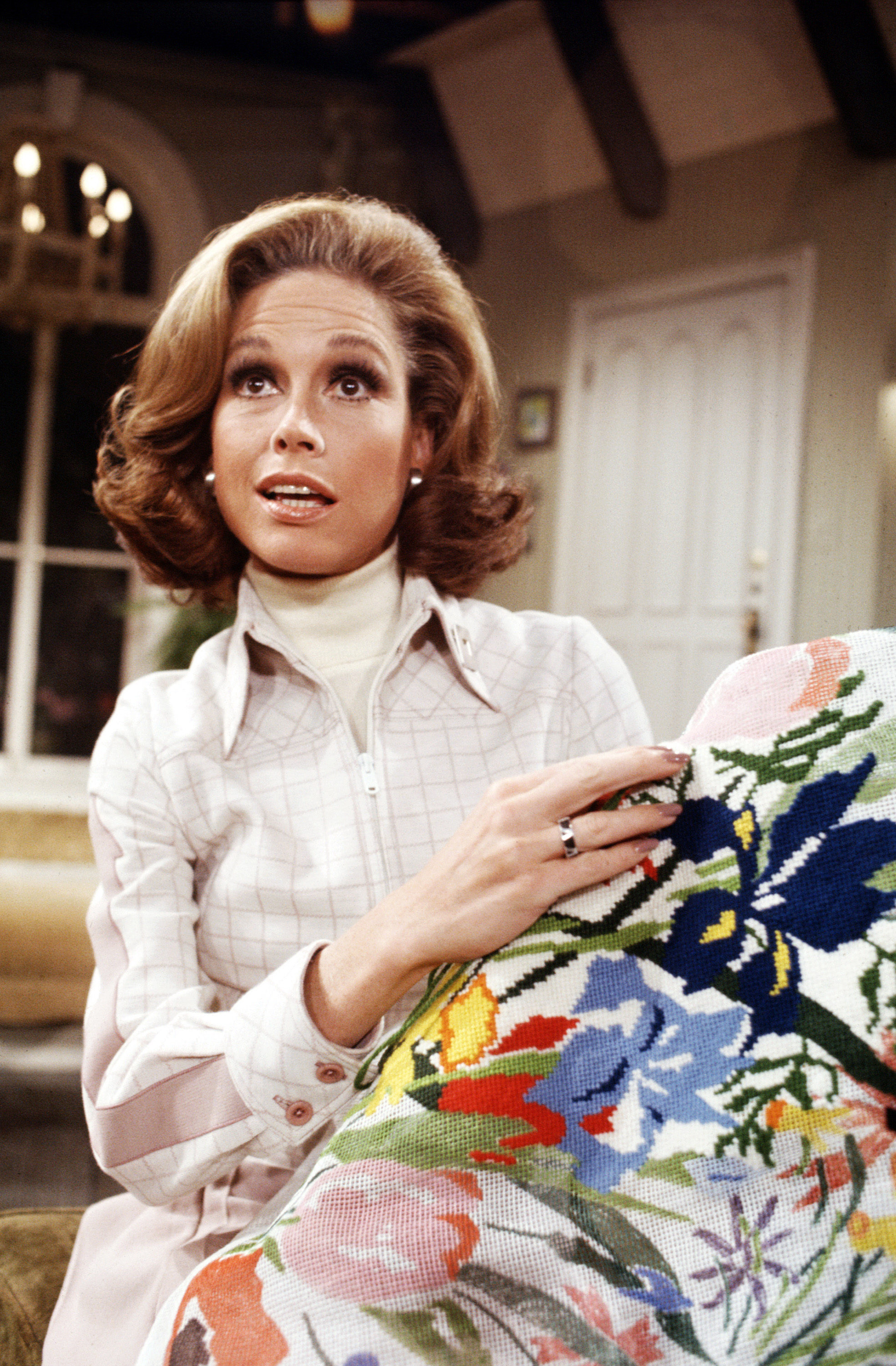 Mary Tyler Moore on "The Mary Tyler Moore Show" on CBS in 1973 | Source: Getty Images