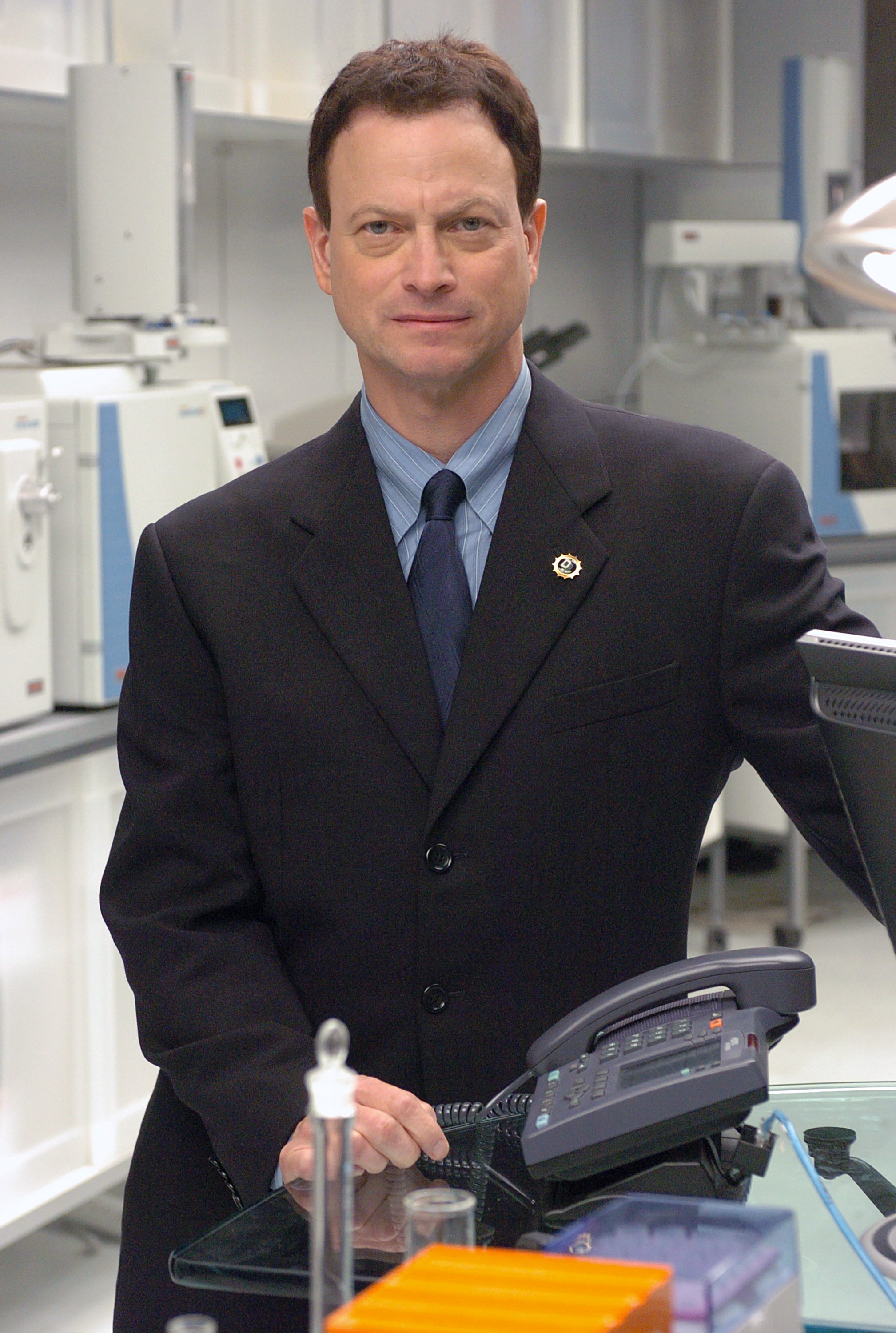 Gary Sinise portraits on the set of television show CSI:NY, September 1, 2004 in Los Angeles, California | Source: Getty Images