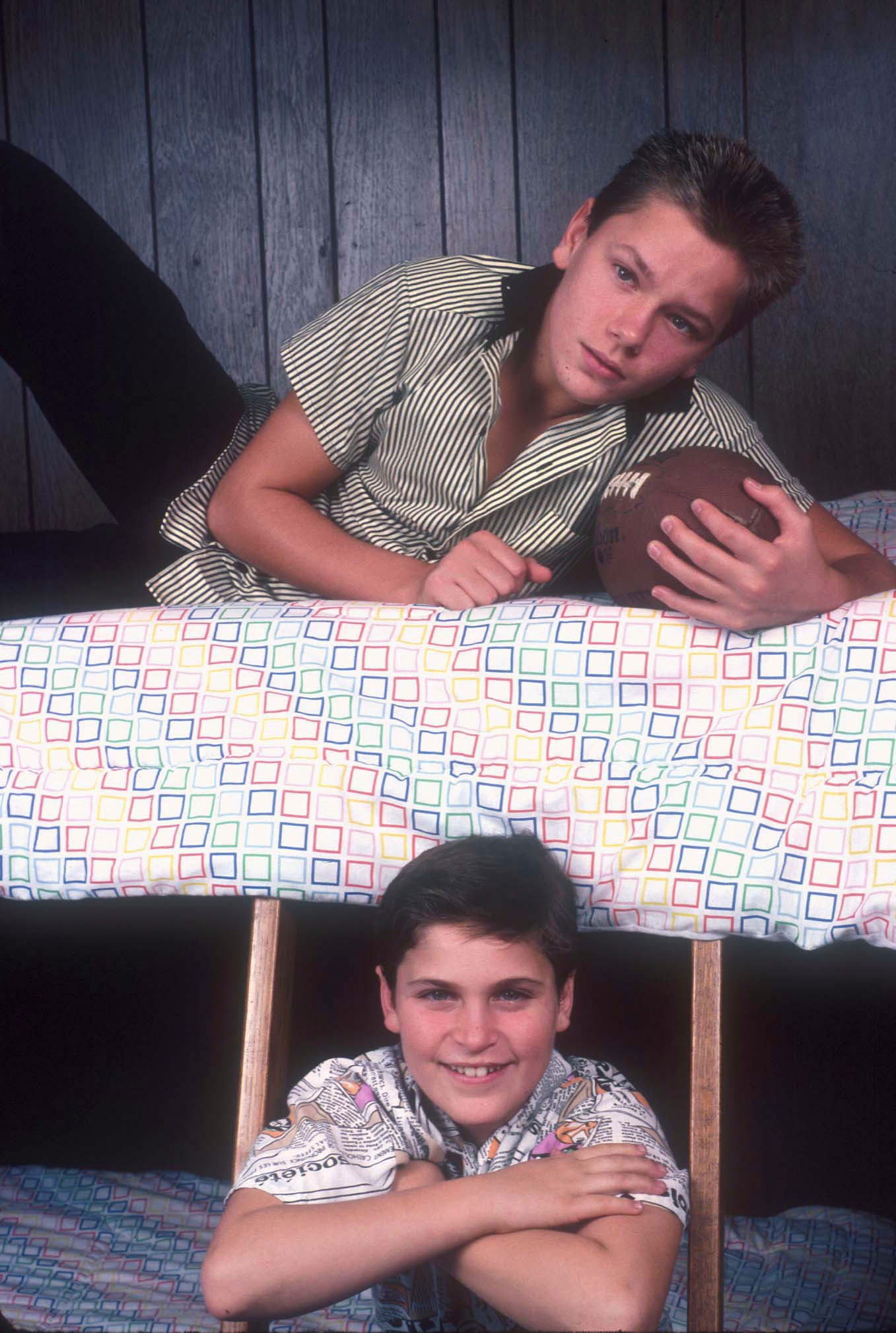 Joaquin and River Phoenix in Los Angeles, California, circa 1985 | Photo: Getty Images 