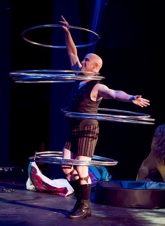 A photo of a circus performer. | Photo: Pixabay.