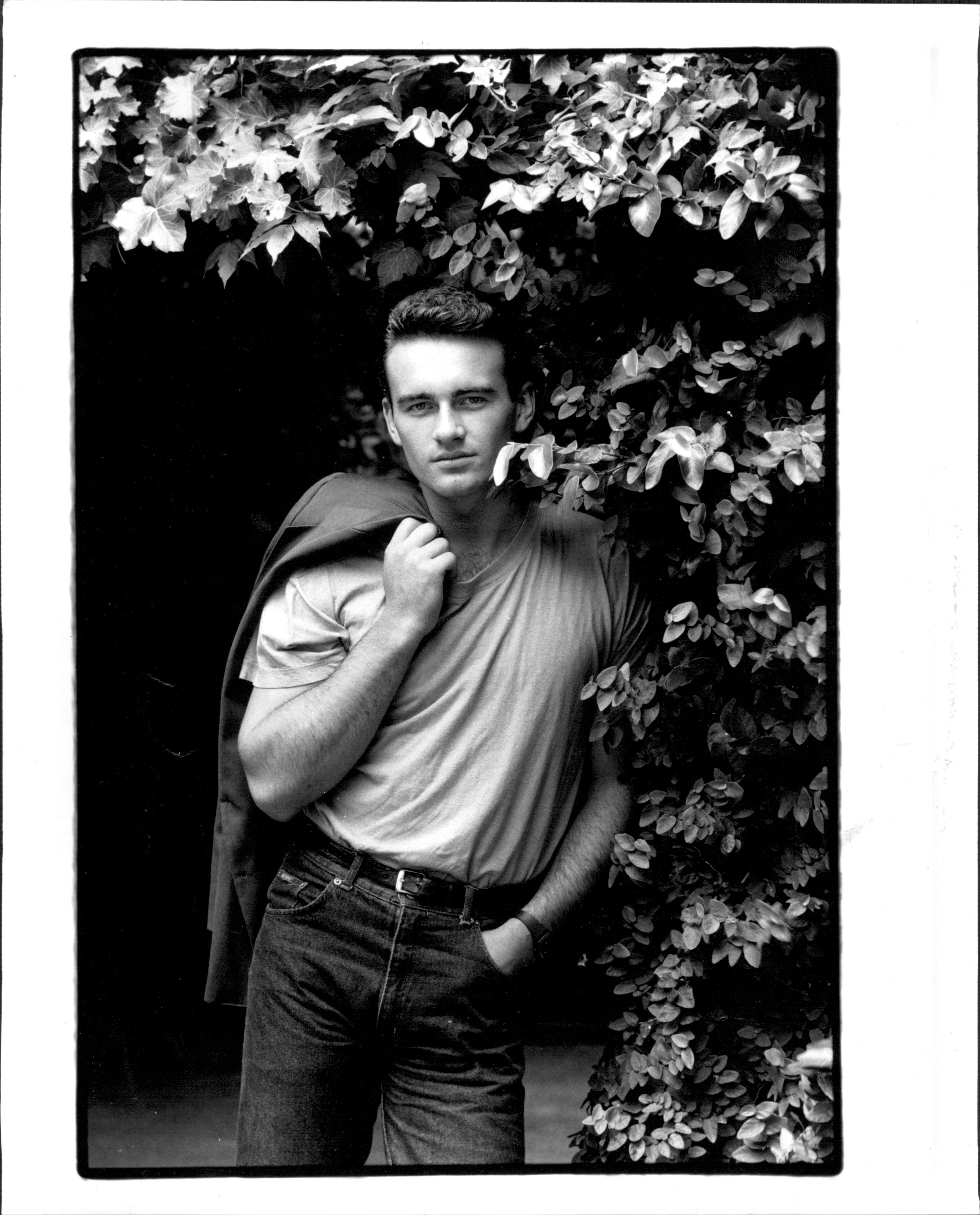 Julian McMahon during a photoshoot at 18 Drumalbyn, Bellevue Hill on December 7, 1988, in Sydney, New South Wales | Source: Getty Images