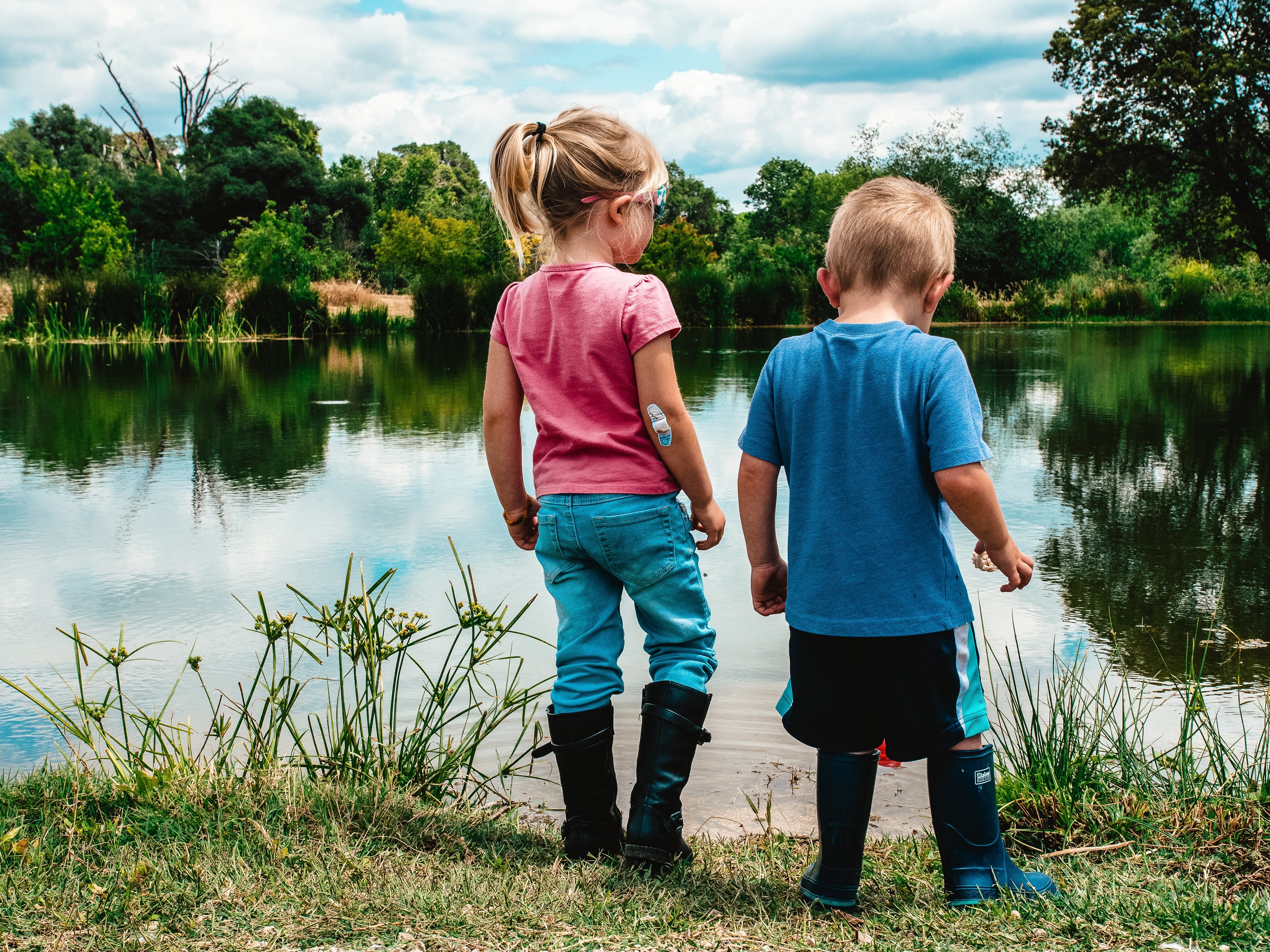 Their children, Mary and David, were best friends. | Source: Unsplash