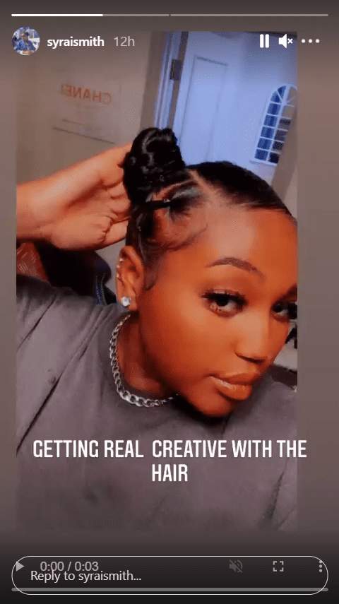 A screenshot of Brandy's gorgeous daughter, Sy'rai, as she shows off her hair on Instagram | Photo: Instagram.com/syraismith