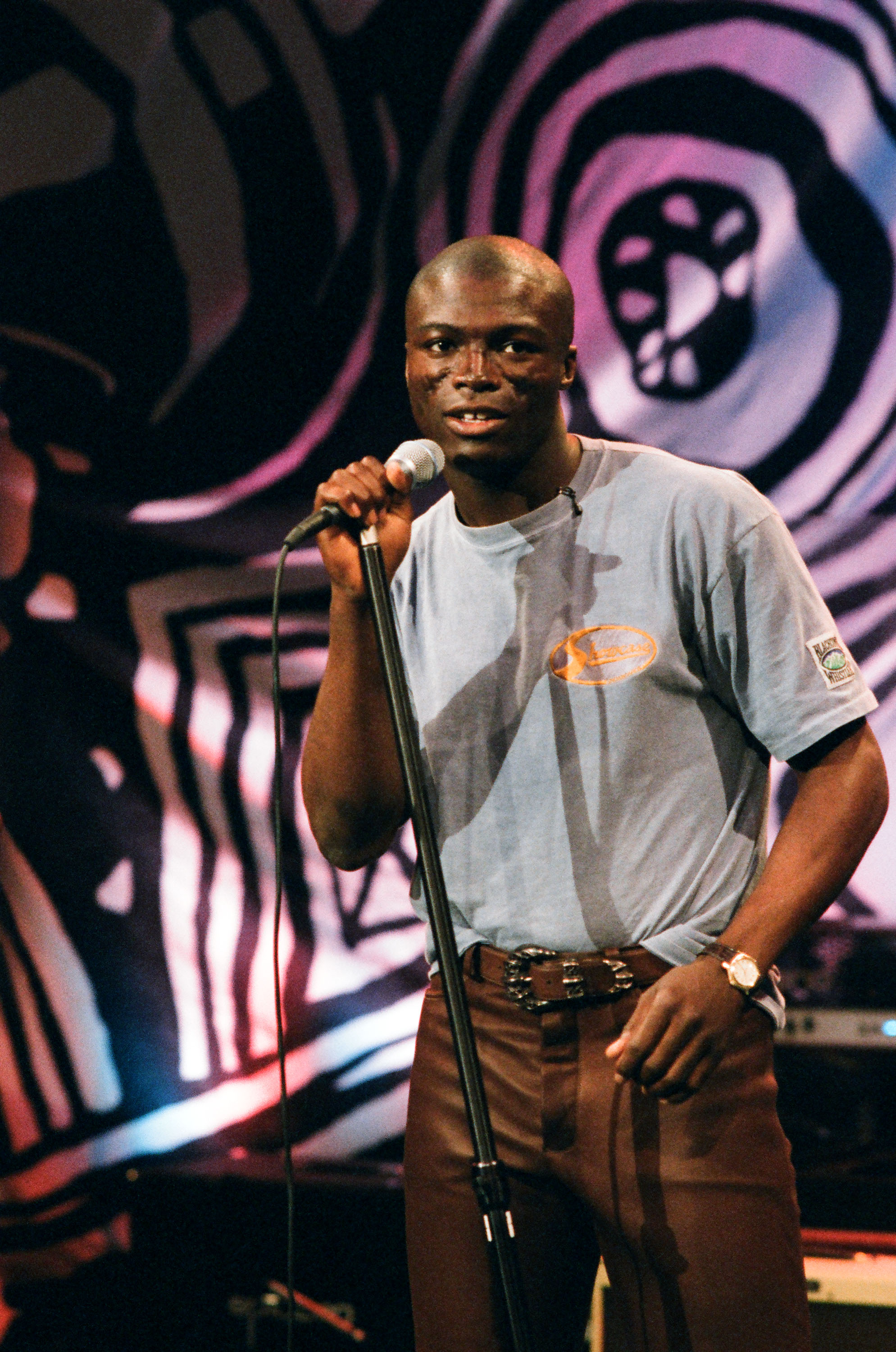 Seal on February 8, 1995 on the "Tonight Show with Jay Leno" | Source: Getty Images