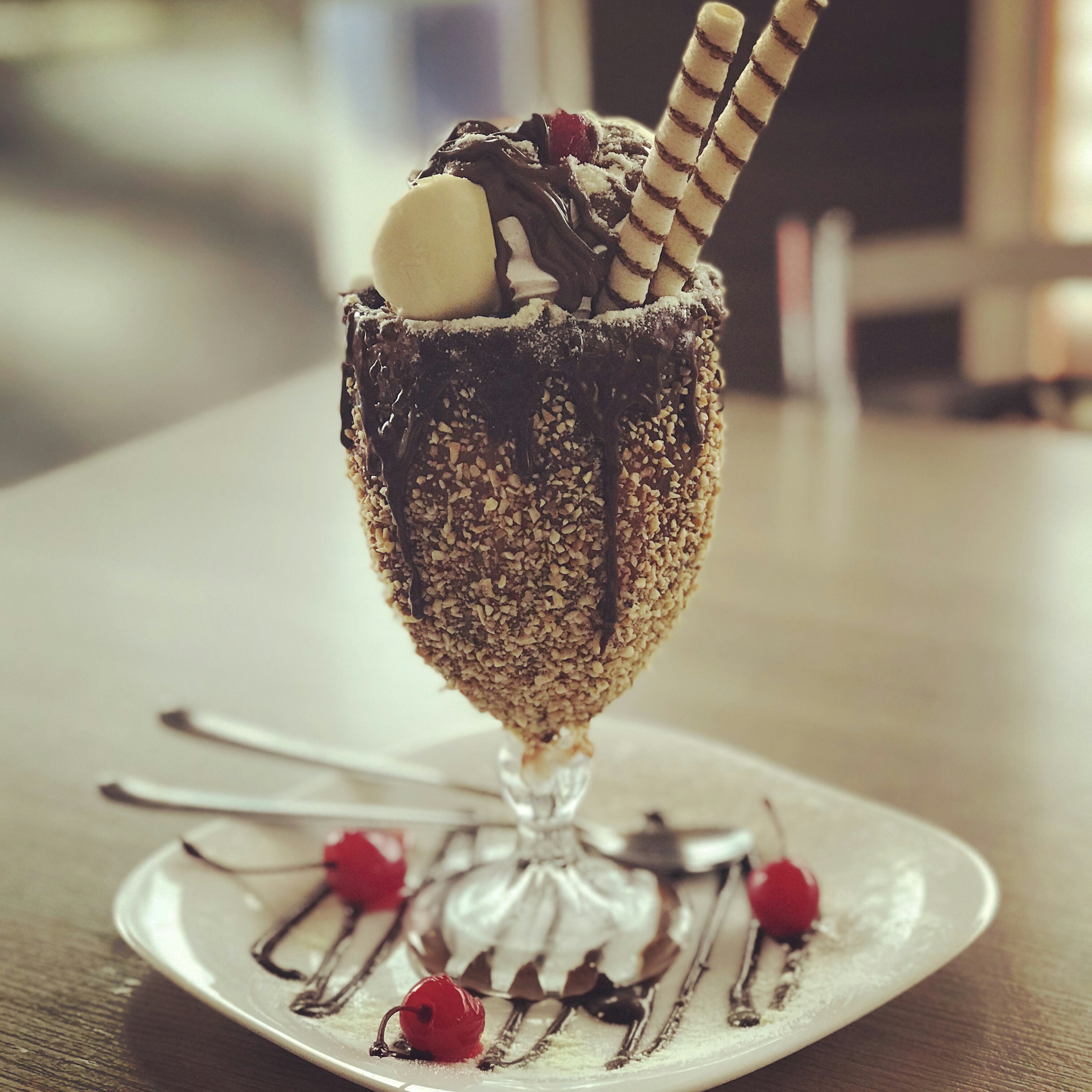 An ice cream sundae | Source: Unsplash
