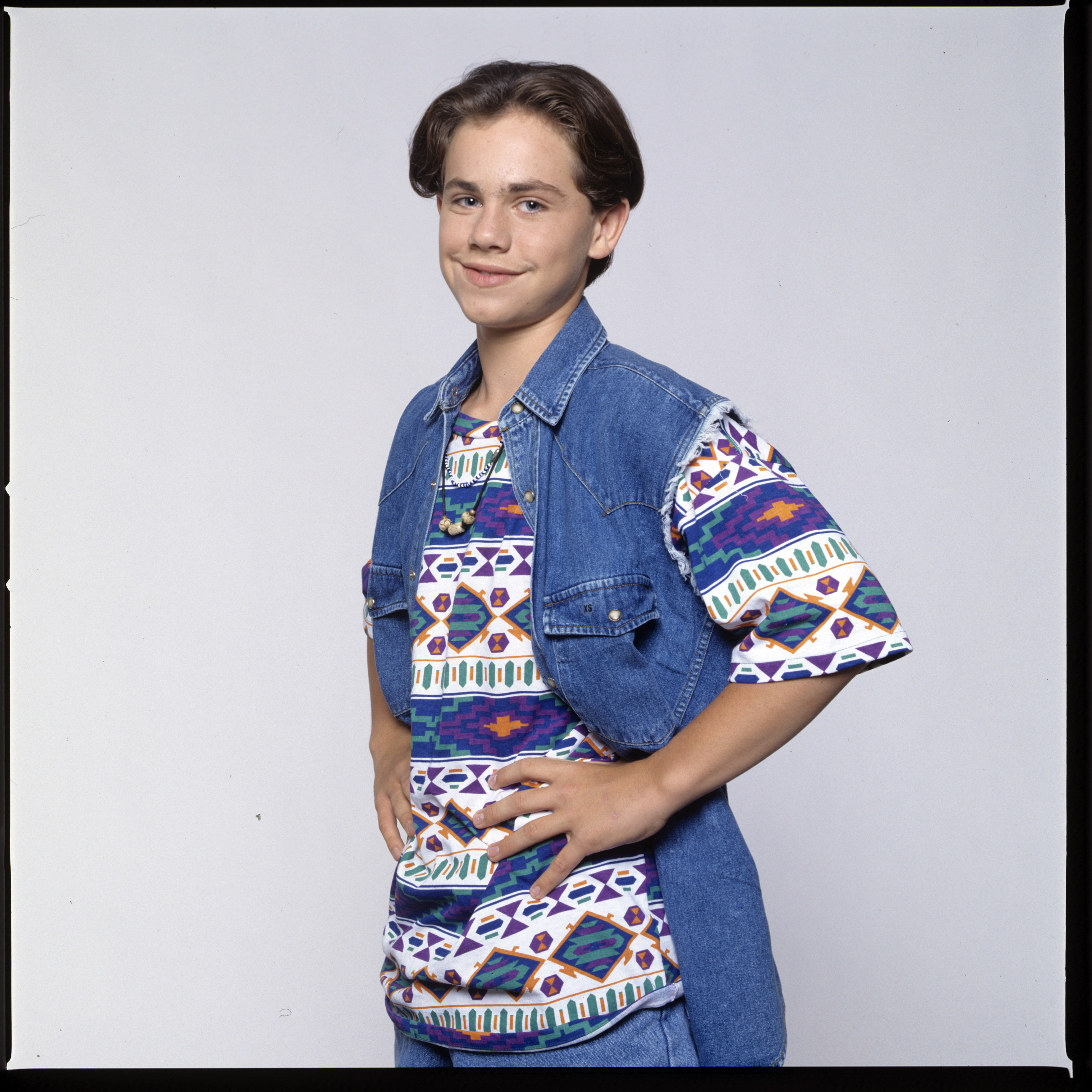 Rider Strong on the set of "Boy Meets World," 1993 | Source: Getty Images