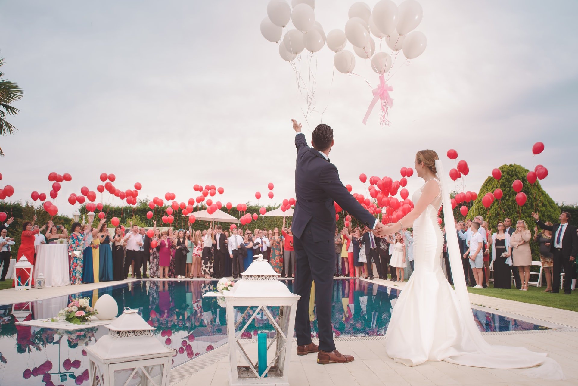 The mother recognized her daughter at her son's wedding ceremony. | Source: Unsplash