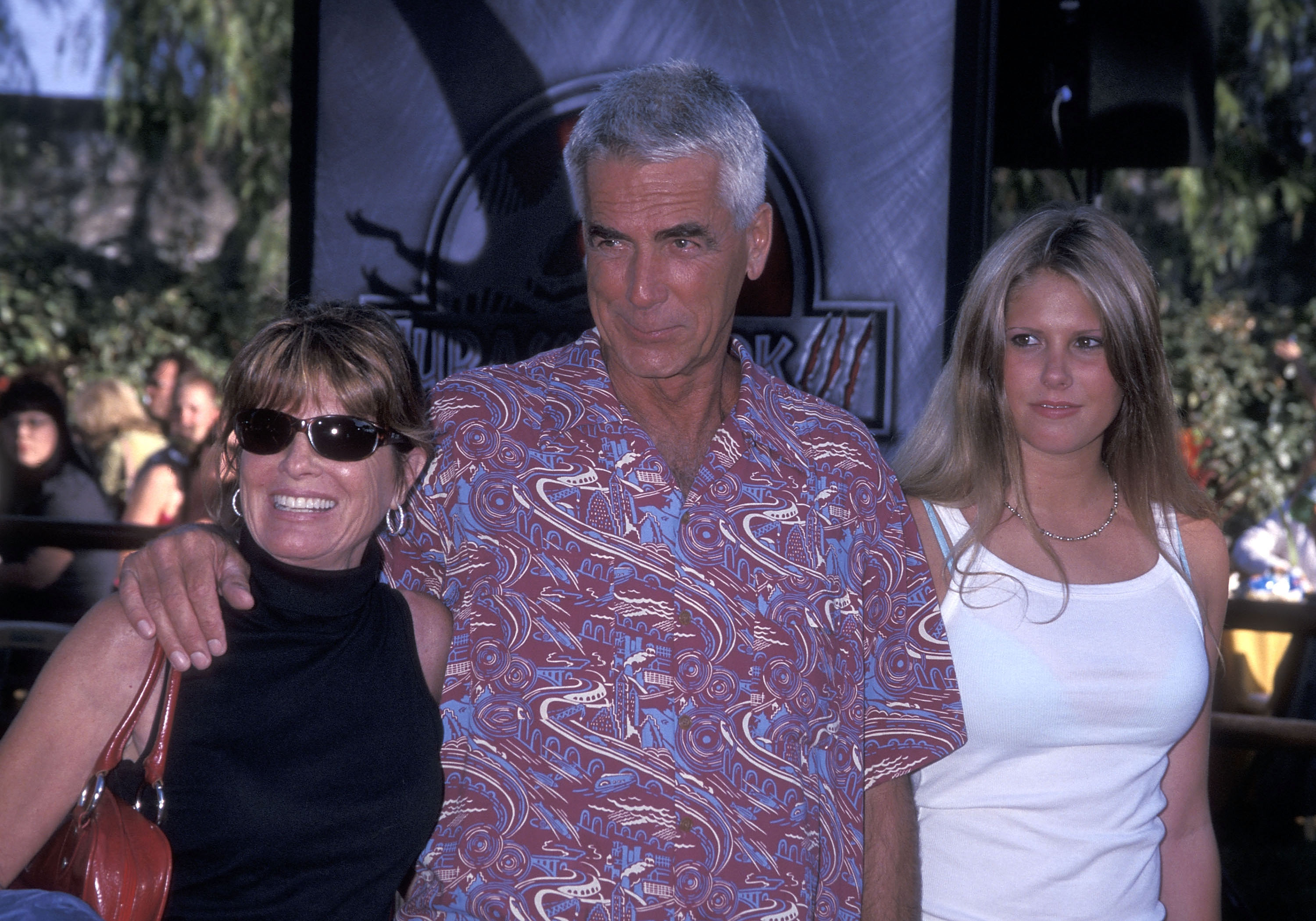 Katharine Ross, Sam Elliott, and Cleo Rose Elliott at the "Jurassic Park III" Universal City premiere on July 16, 2001, in Universal City, California | Source: Getty Images