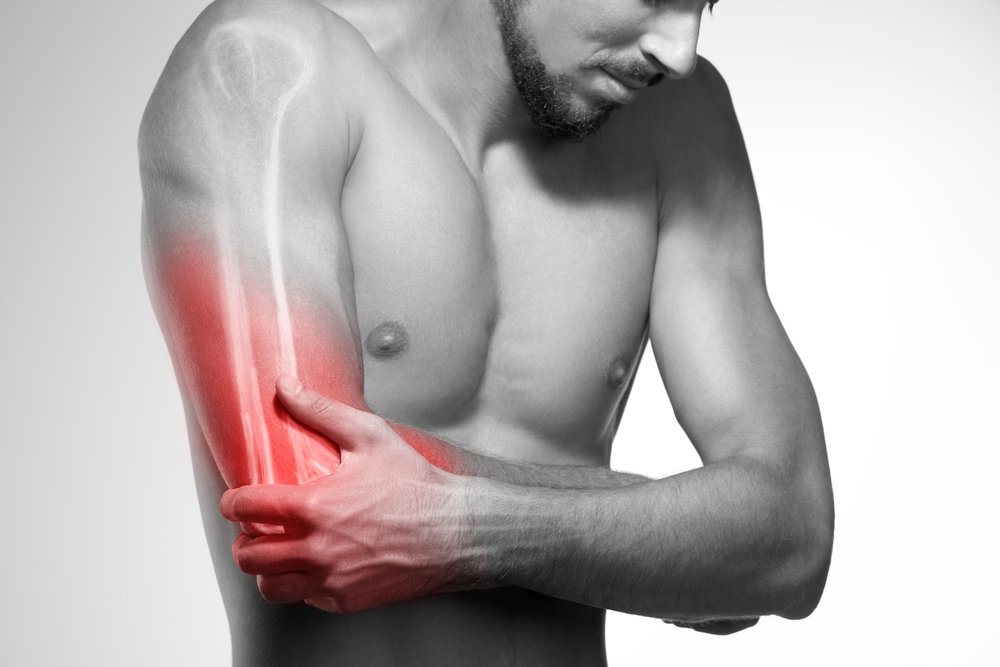 Hombre con dolor.| Imagen tomada de: Shutterstock