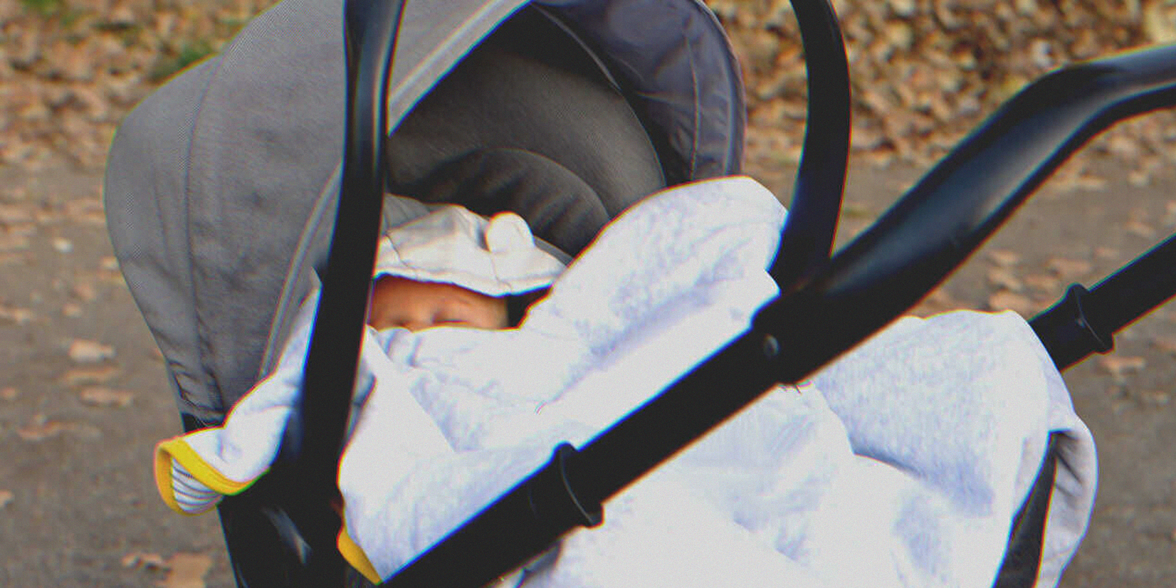 A baby in a stroller | Source: Shutterstock