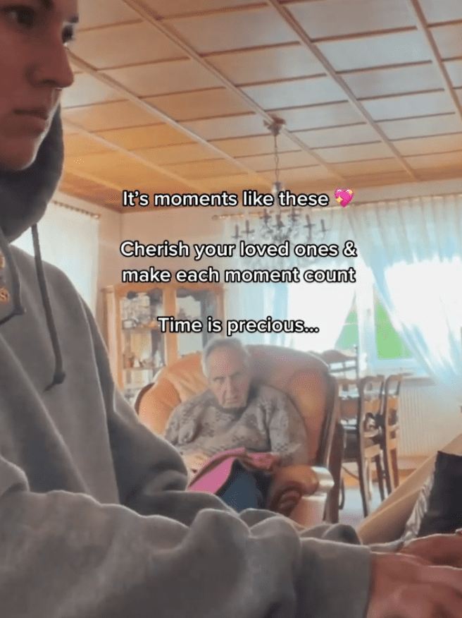 Una mujer cuyo abuelo tiene Alzheimer envía un mensaje especial a los espectadores sobre atesorar a sus seres queridos | Foto: Instagram/sheelaawe