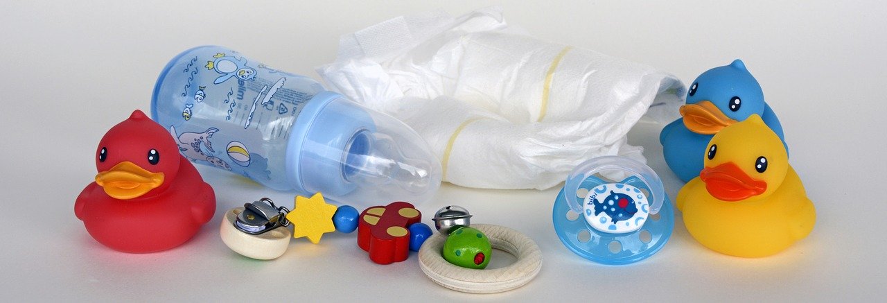 Juguetes y accesorios para bebé. | Foto: Pixabay