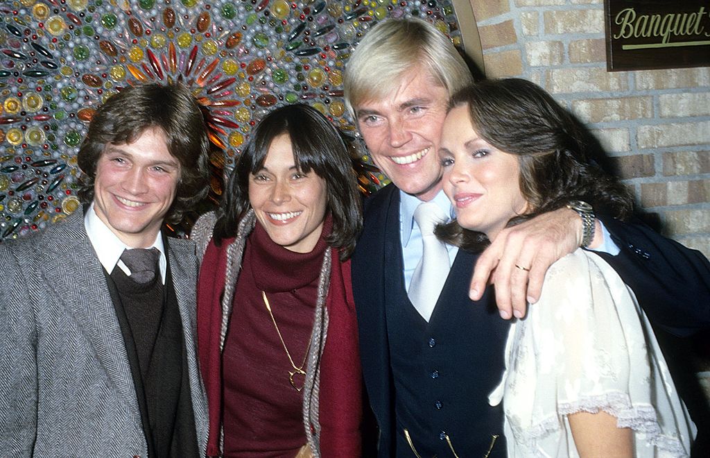 Andrew Stevens, Kate Jackson during Dennis Cole and Jaclyn Smith's wedding on October 29, 1978. | Source: Getty Images