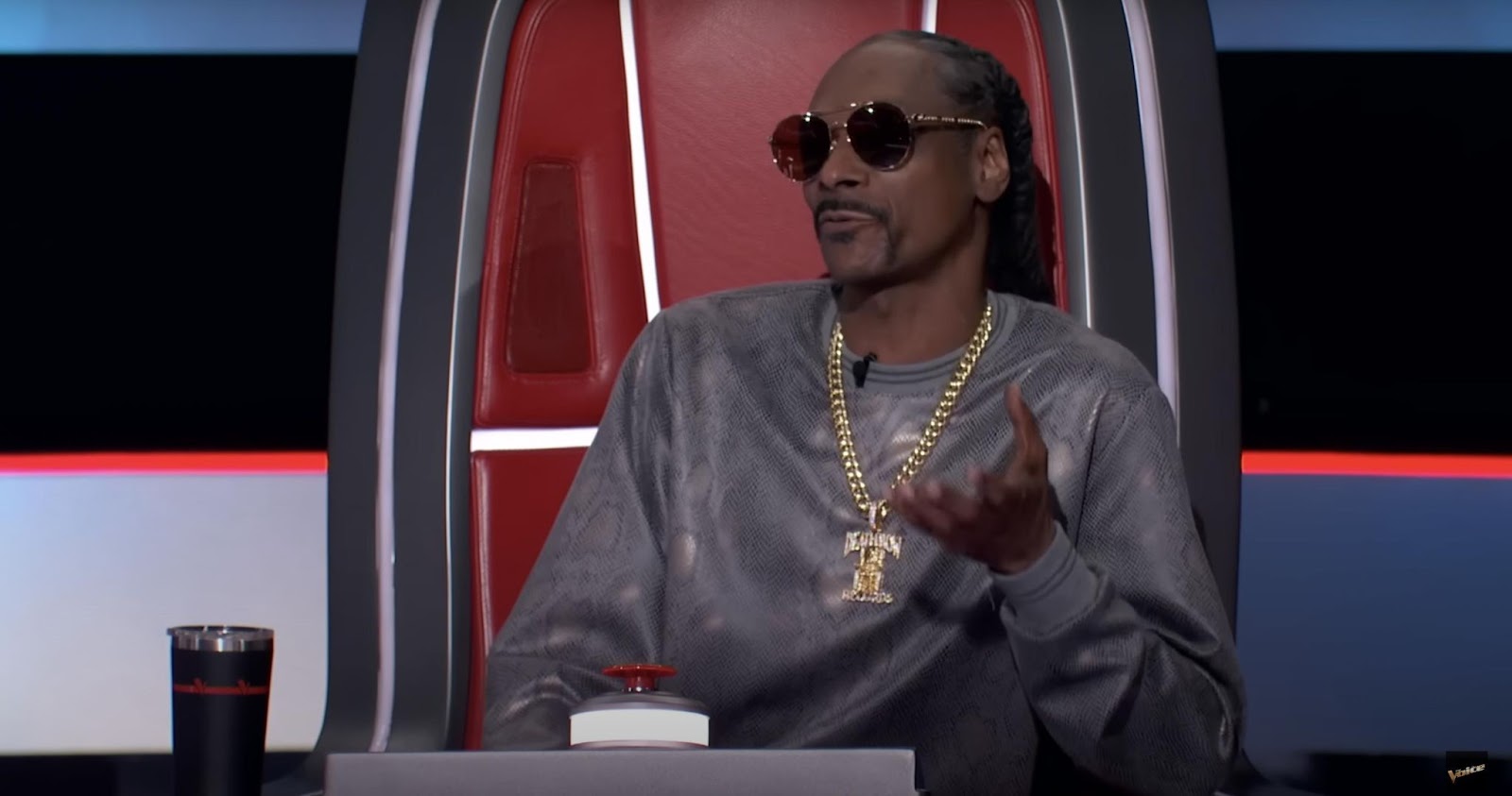 Snoop Dogg wearing the Death Row Records chain on season 26 of "The Voice." | Source: YouTube/The Voice