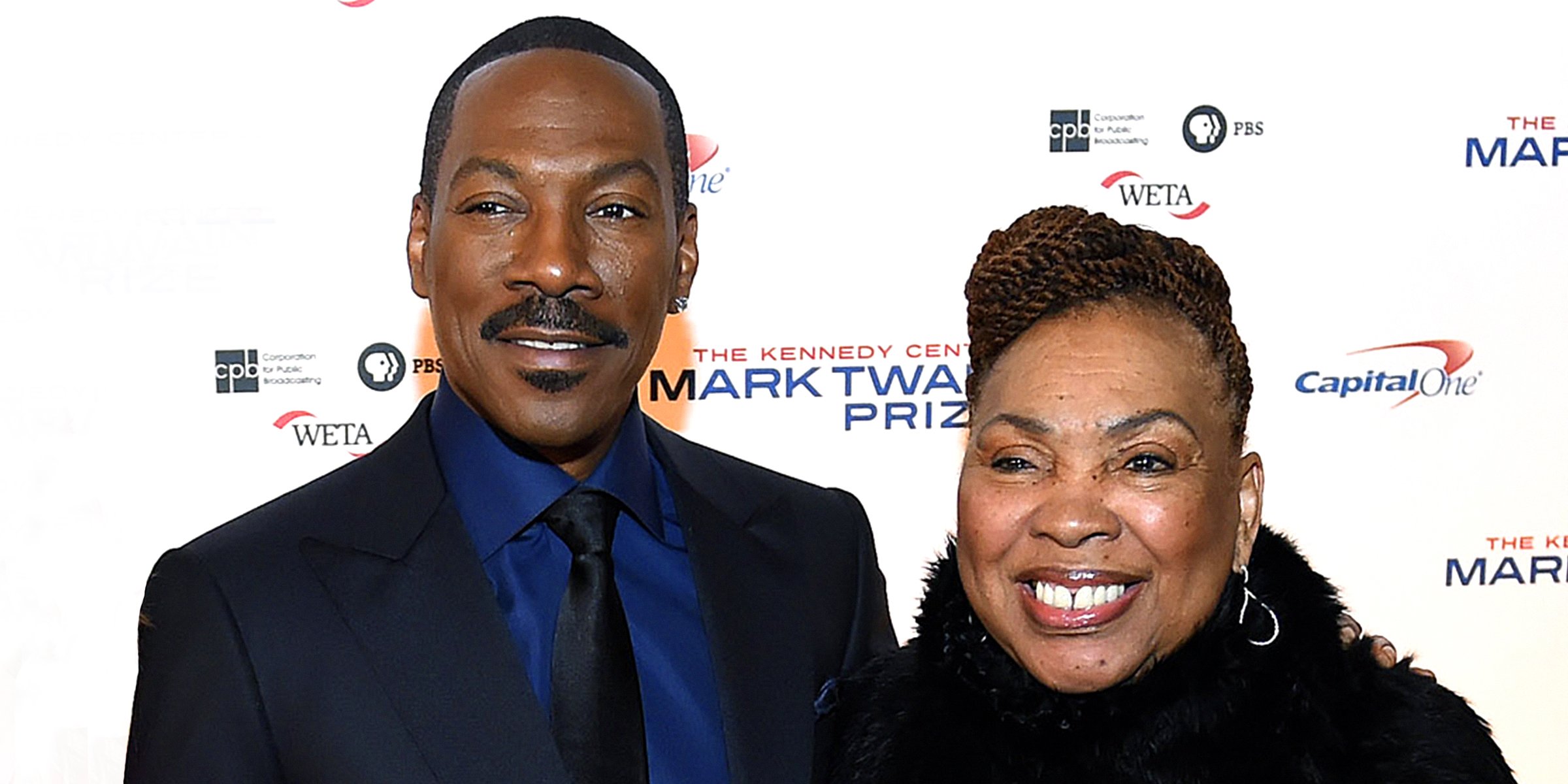 Eddie Murphy with his mother Lillian Lynch. | Source: Getty Images