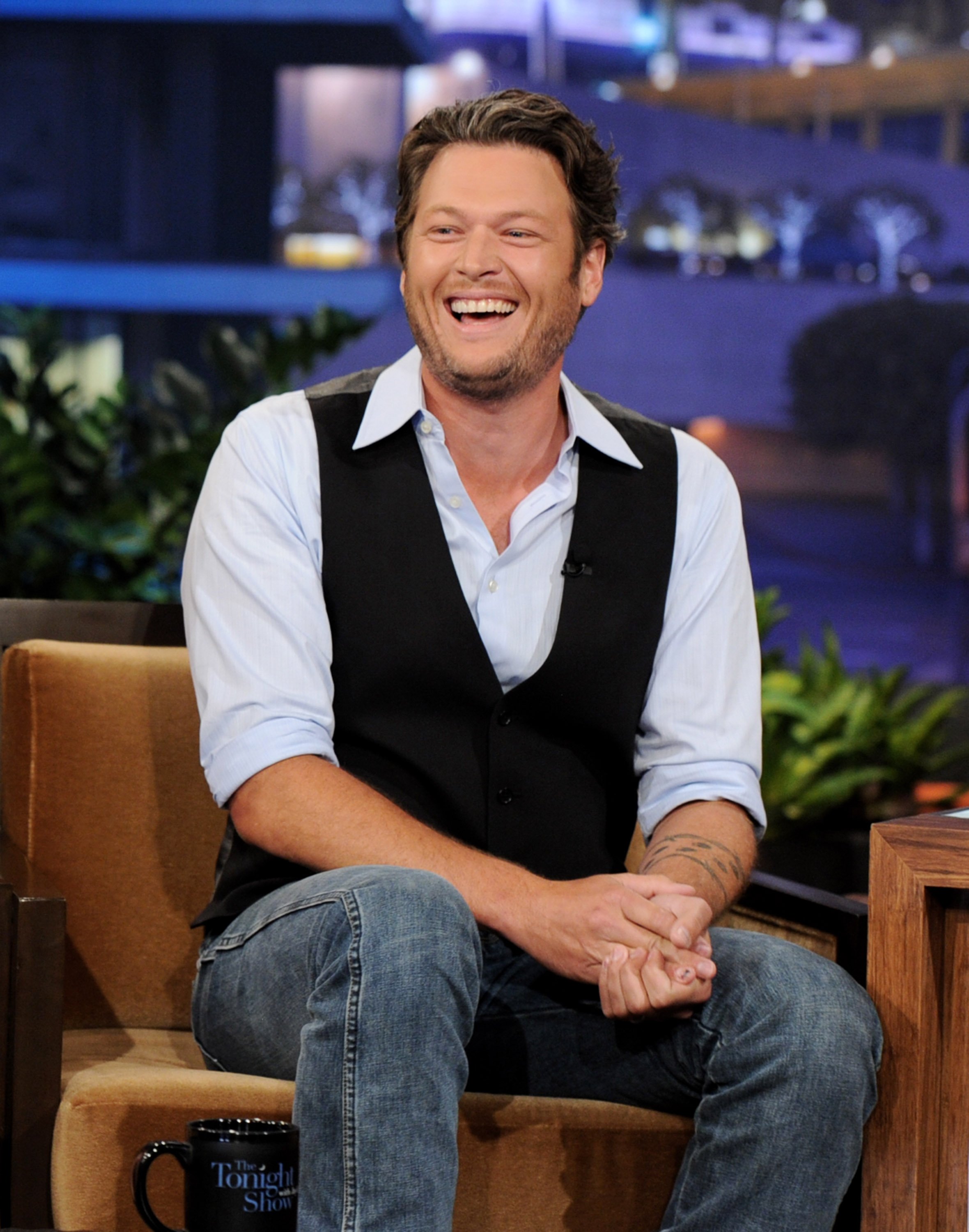 Blake Shelton appears on the Tonight Show with Jay Leno at NBC Studios on June 15, 2011, in Burbank, California. | Source: Getty Images.